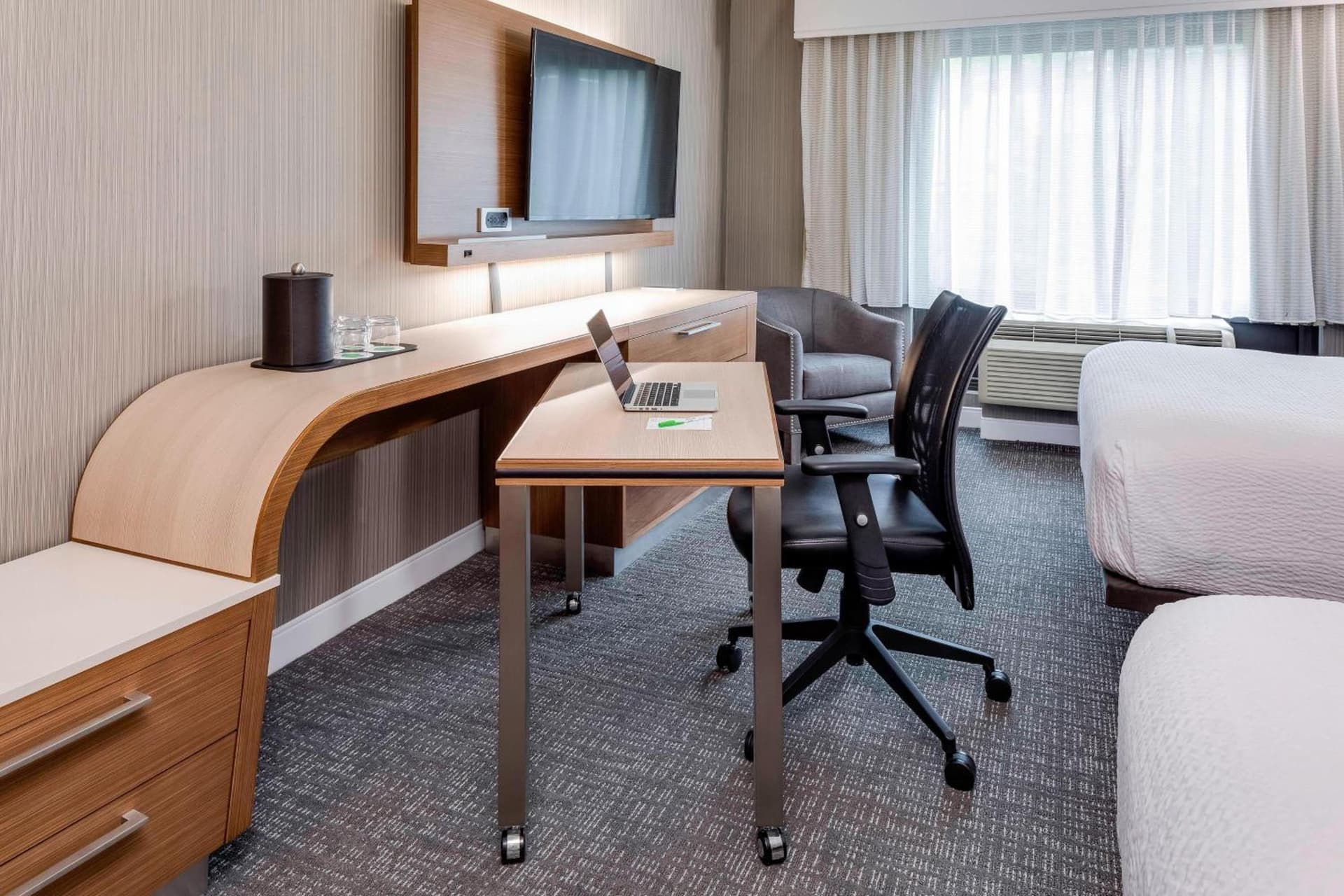 Courtyard by Marriott Portsmouth gallery photo in Portsmouth, NH — image 24