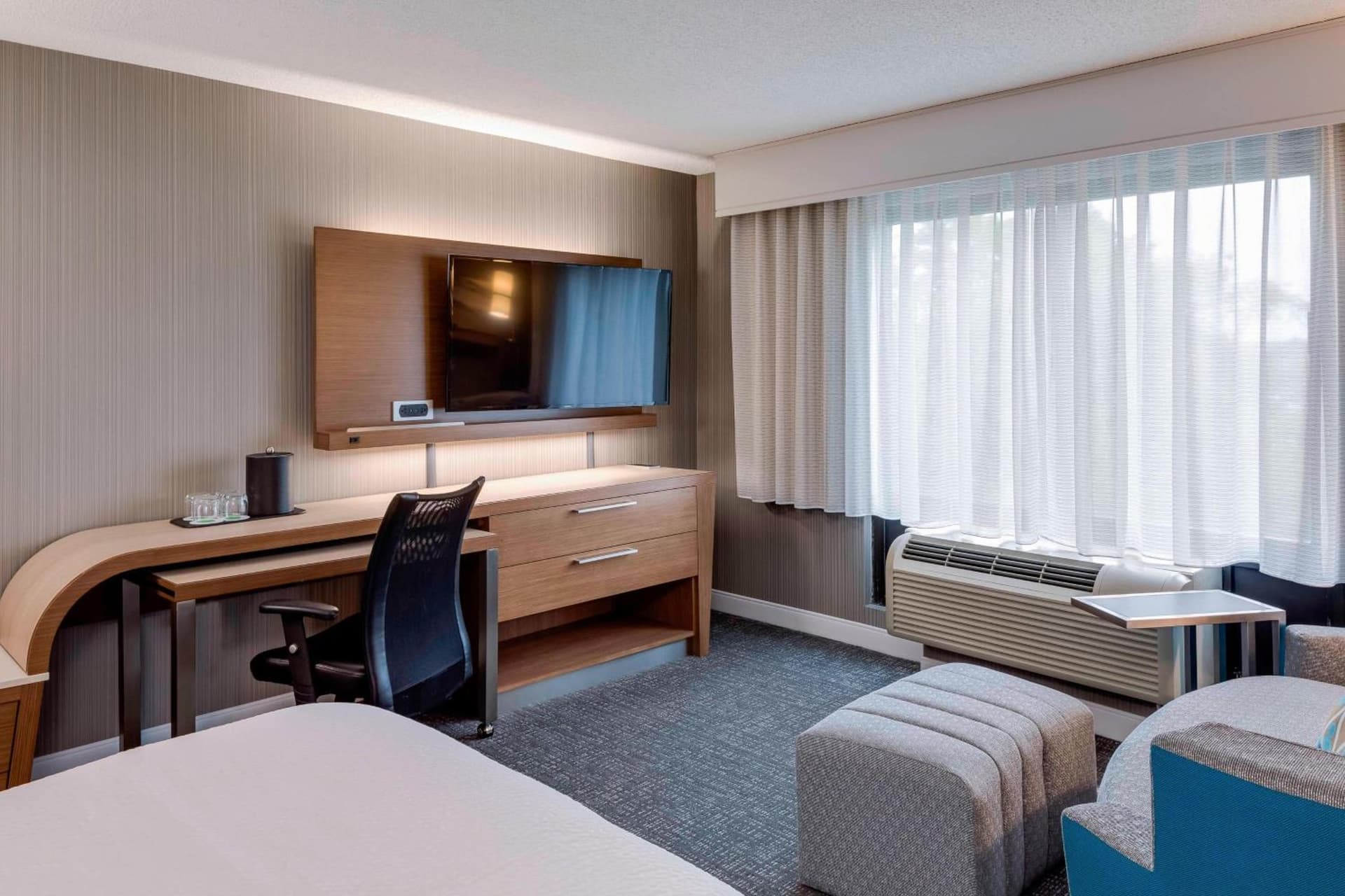 Courtyard by Marriott Portsmouth gallery photo in Portsmouth, NH — image 26