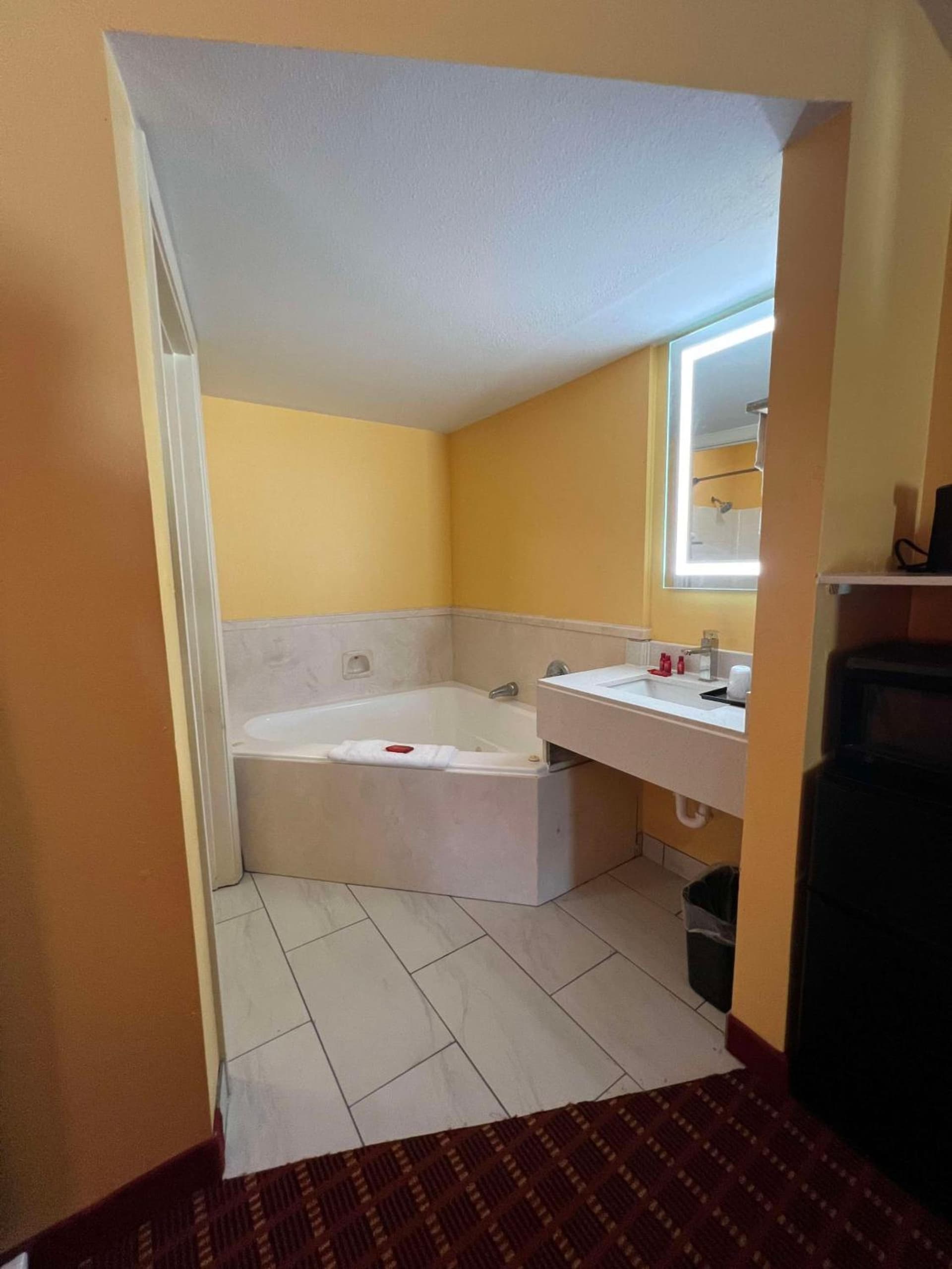 SureStay by Best Western Gulfport interior in Gulfport, MS — gallery photo 2