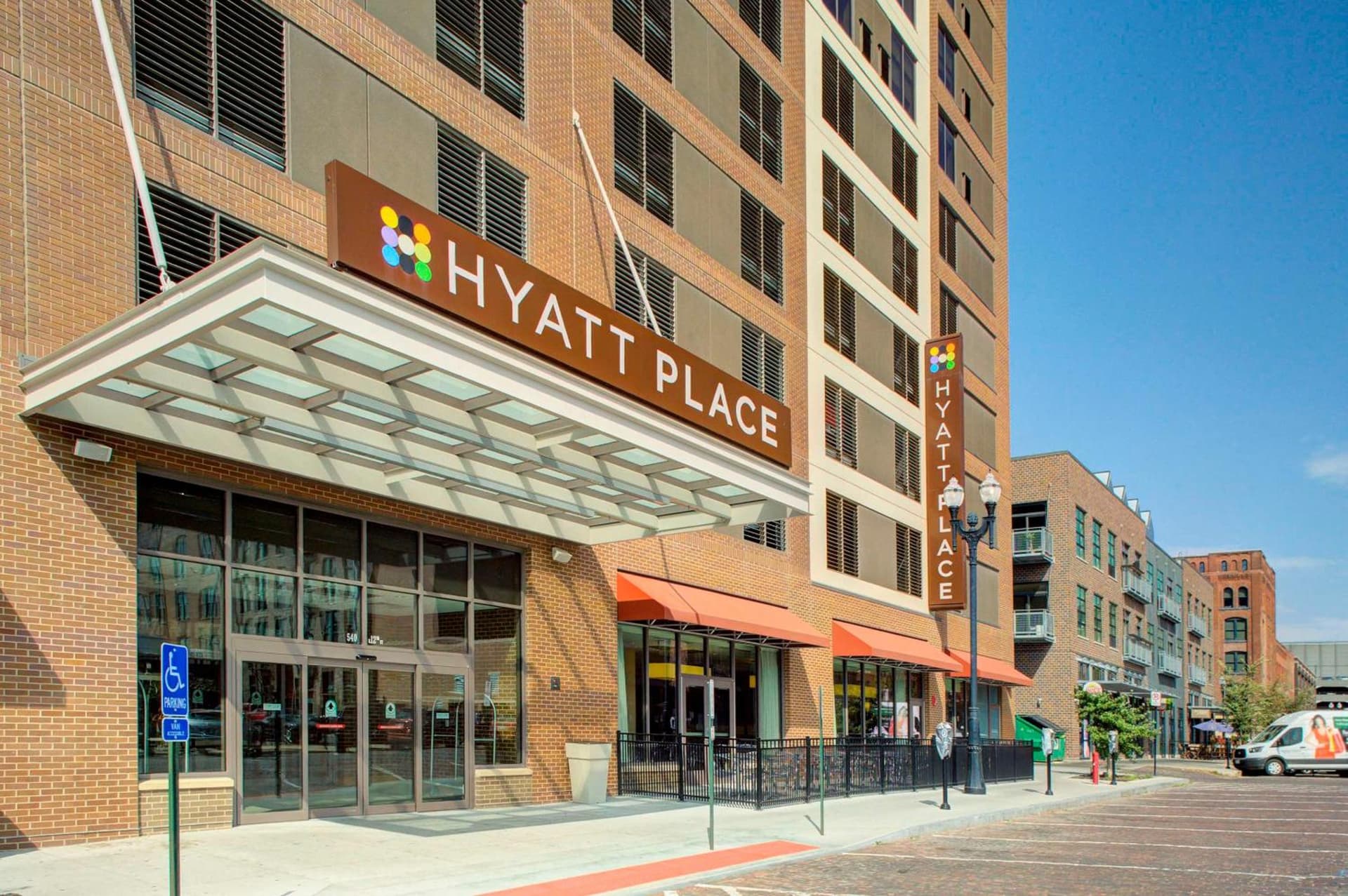 Hyatt Place Omaha/Downtown-Old Market interior in Omaha, NE — gallery photo 2