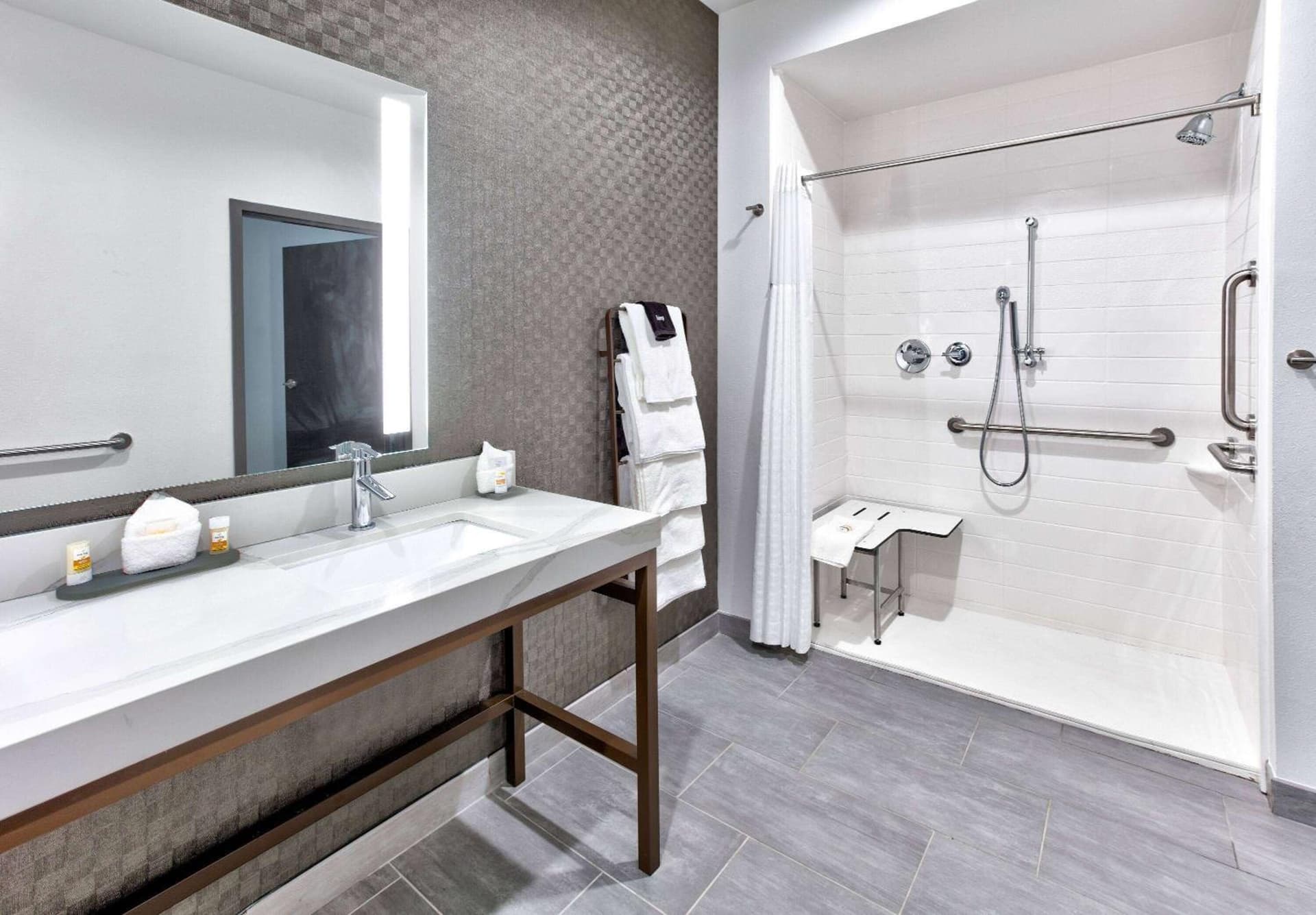La Quinta Inn & Suites by Wyndham Terrell gallery photo in Terrell, TX — image 15