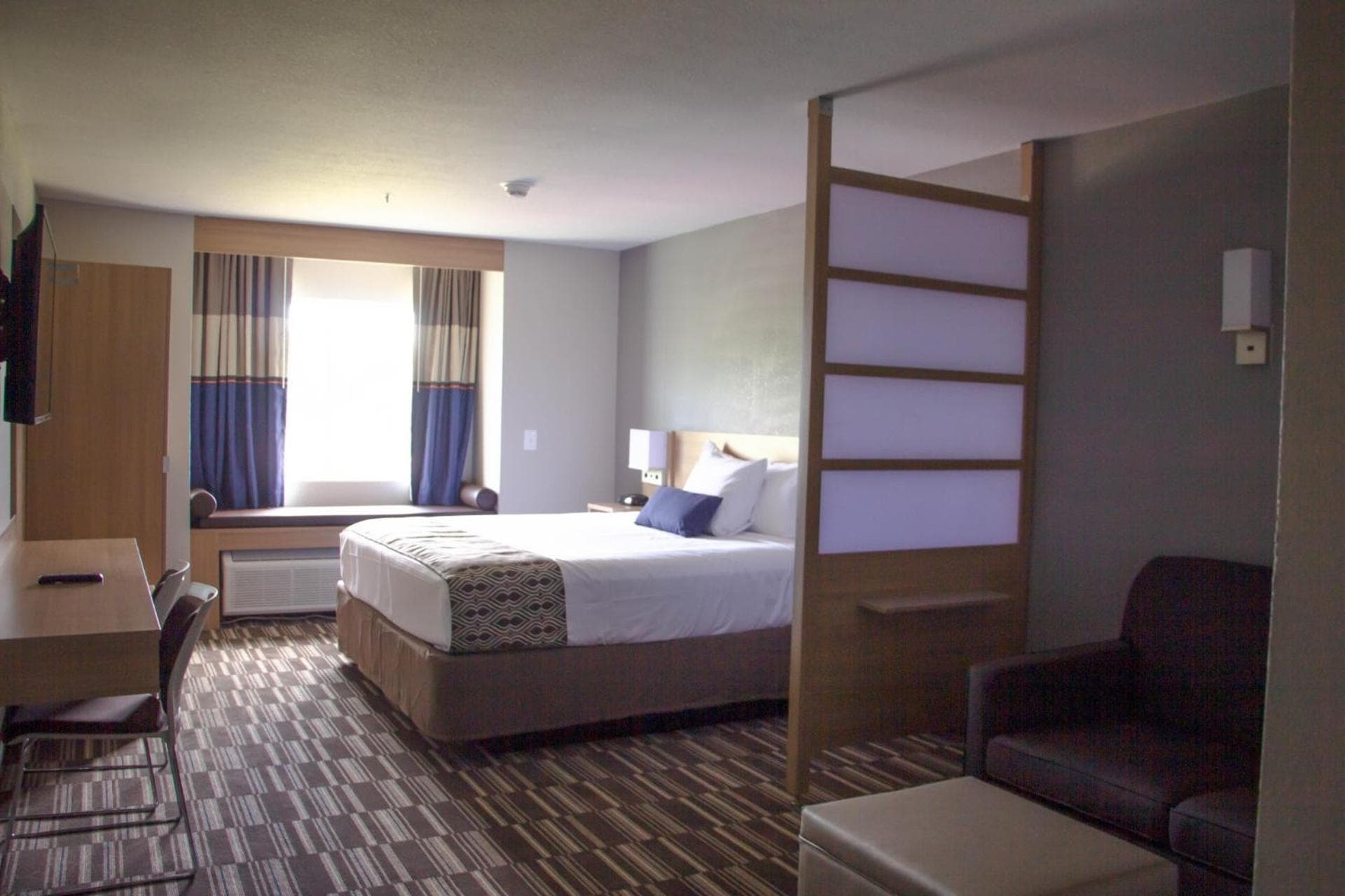 Microtel Inn & Suites by Wyndham Camp Lejeune/Jacksonville gallery photo in Jacksonville, NC — image 15
