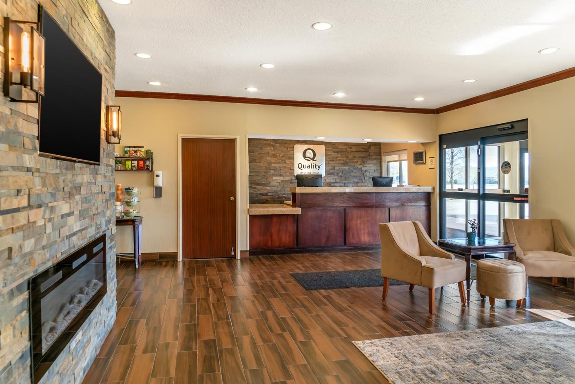Quality Inn & Suites gallery photo in Bay City, MI — image 12