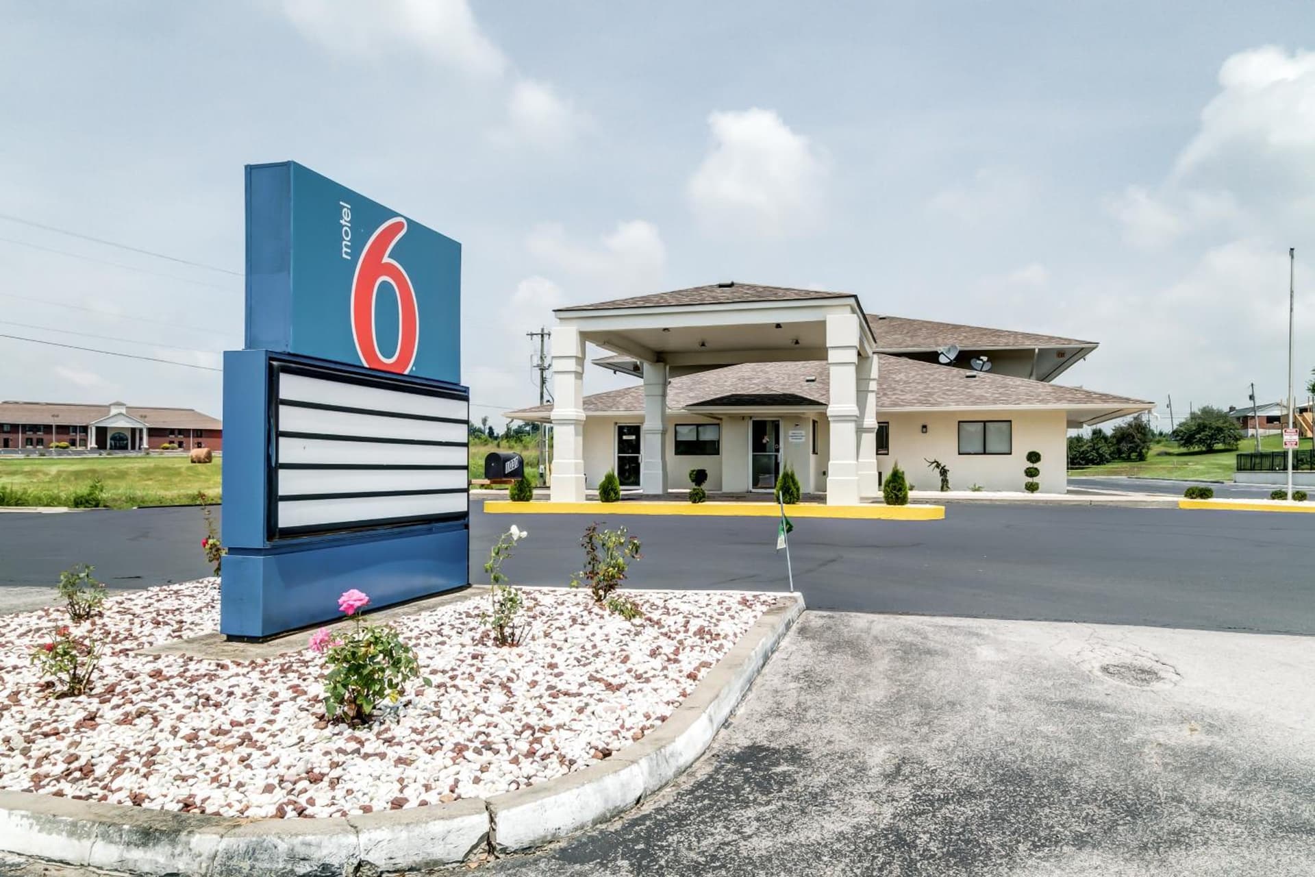 Motel 6-Berea, KY interior in Berea, KY — gallery photo 2