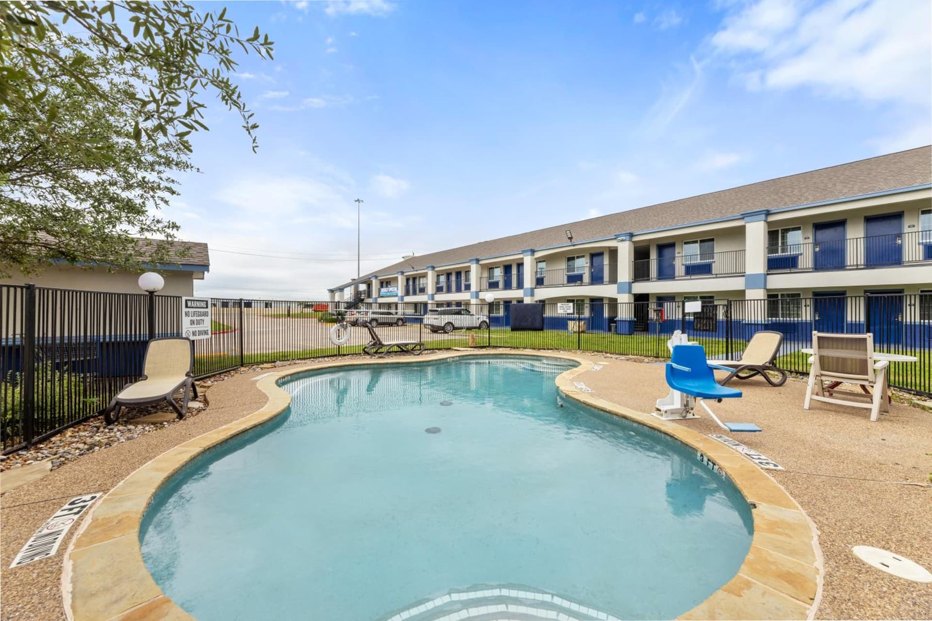 Days Inn by Wyndham McKinney gallery photo in McKinney, TX — image 42