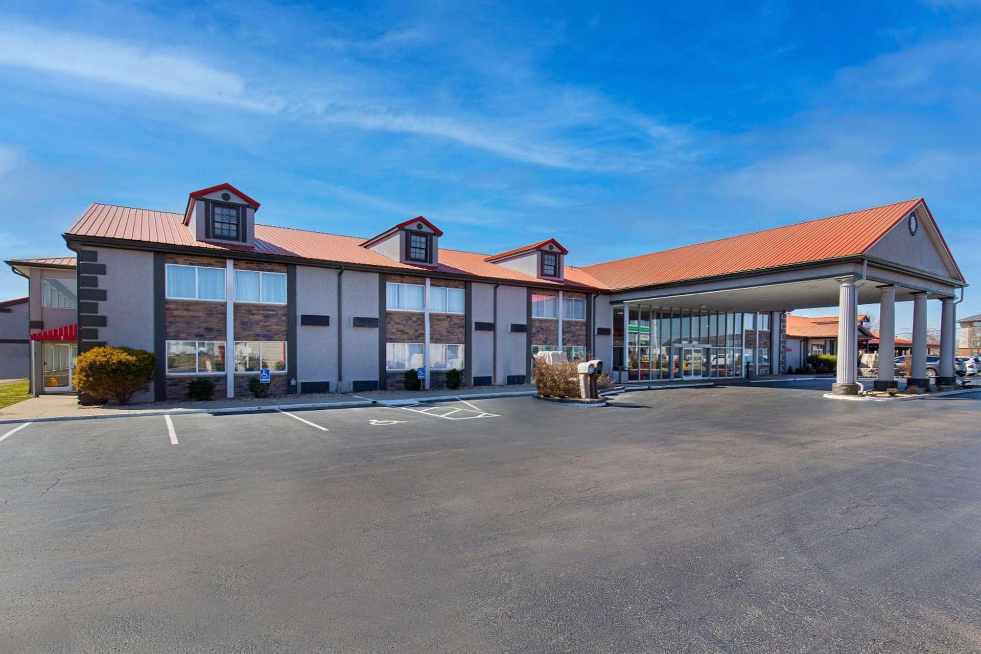 Ramada by Wyndham Bowling Green — hotel in Bowling Green, Kentucky