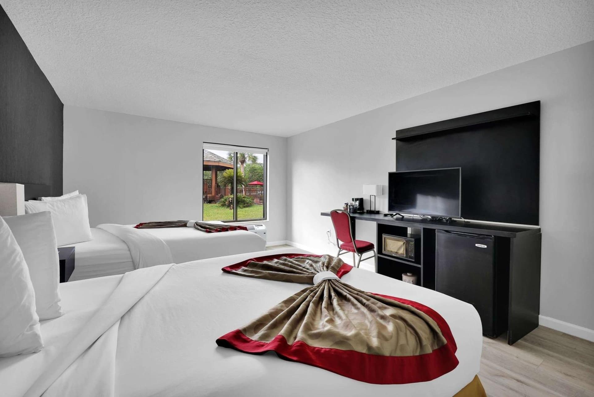 Ramada by Wyndham Jacksonville I-95 by Butler Blvd gallery photo in Jacksonville, FL — image 19