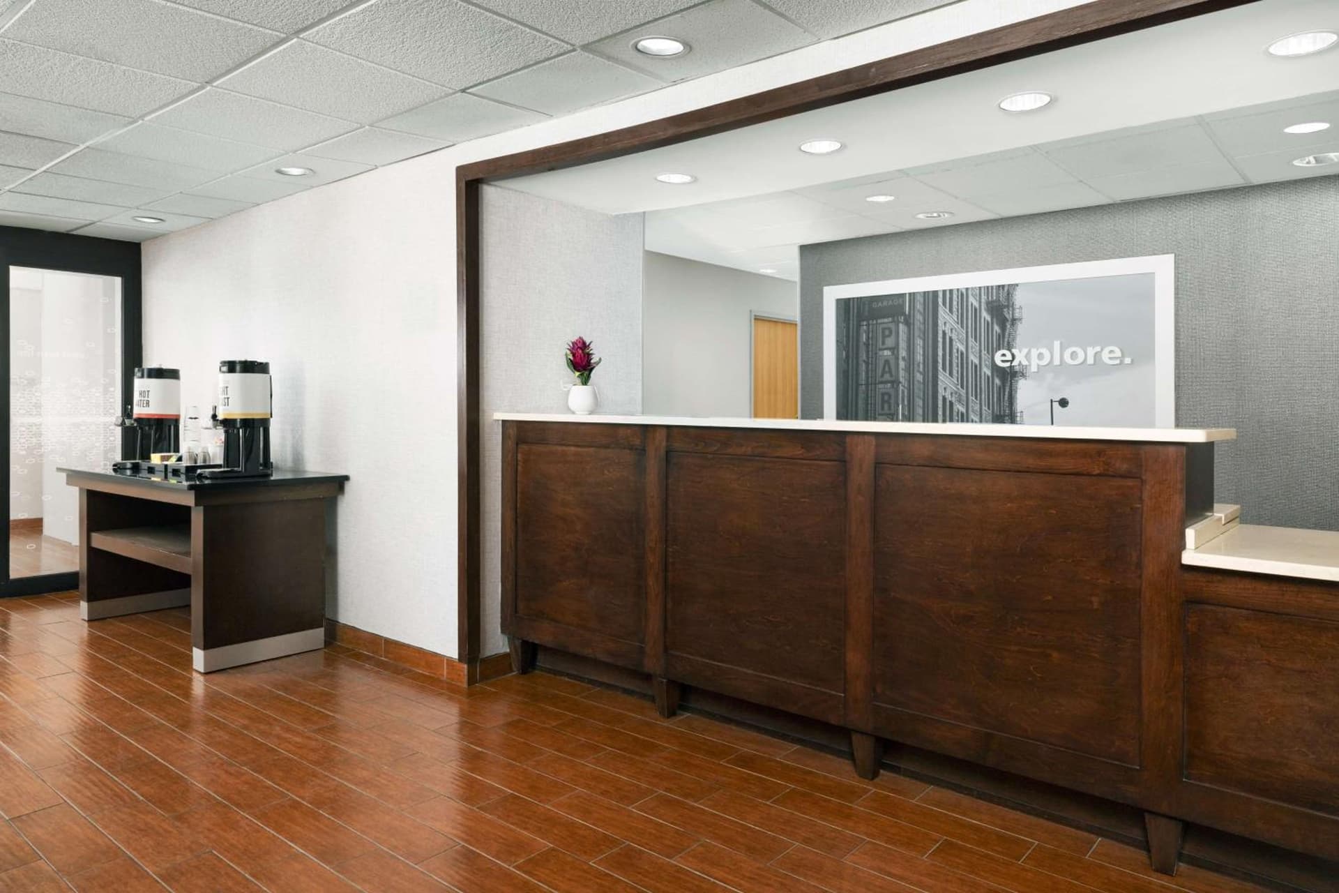 Hampton Inn Laredo interior in Laredo, TX — gallery photo 2