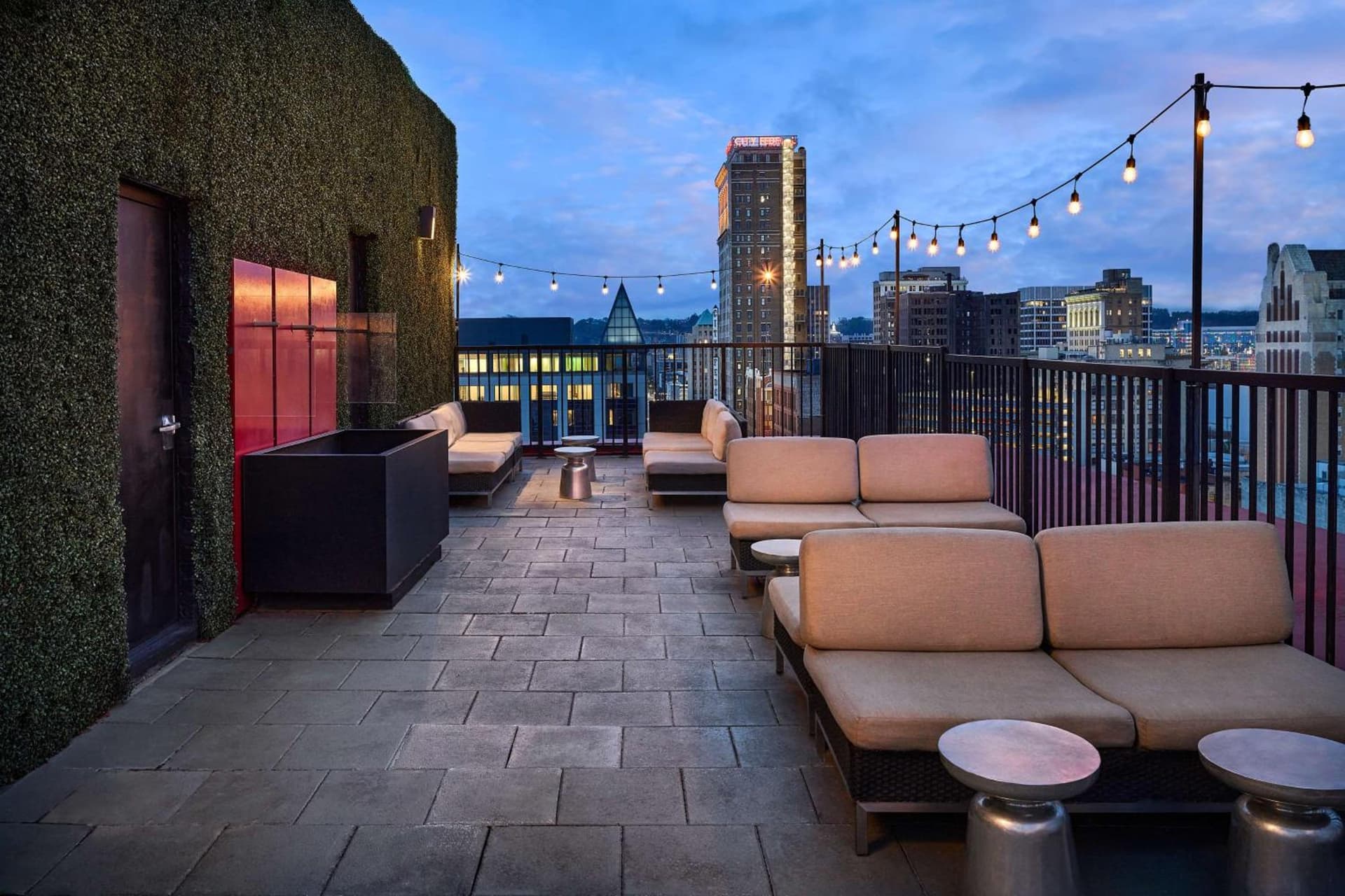 Redmont Hotel Birmingham - Curio Collection by Hilton gallery photo in Birmingham, AL — image 10