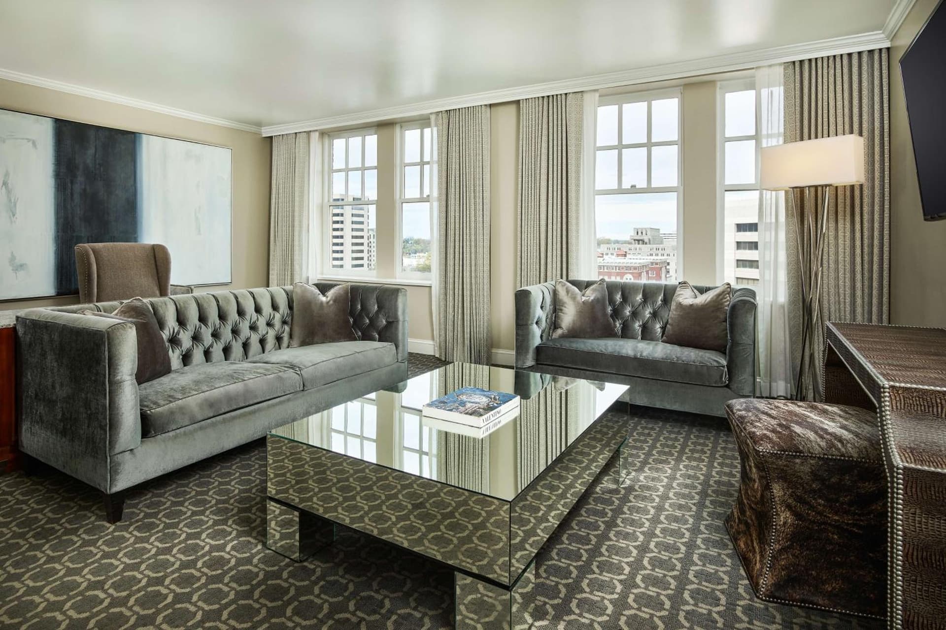 Redmont Hotel Birmingham - Curio Collection by Hilton gallery photo in Birmingham, AL — image 8
