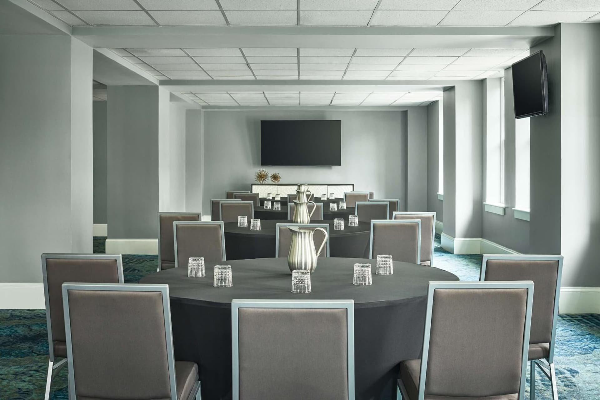 Redmont Hotel Birmingham - Curio Collection by Hilton gallery photo in Birmingham, AL — image 7