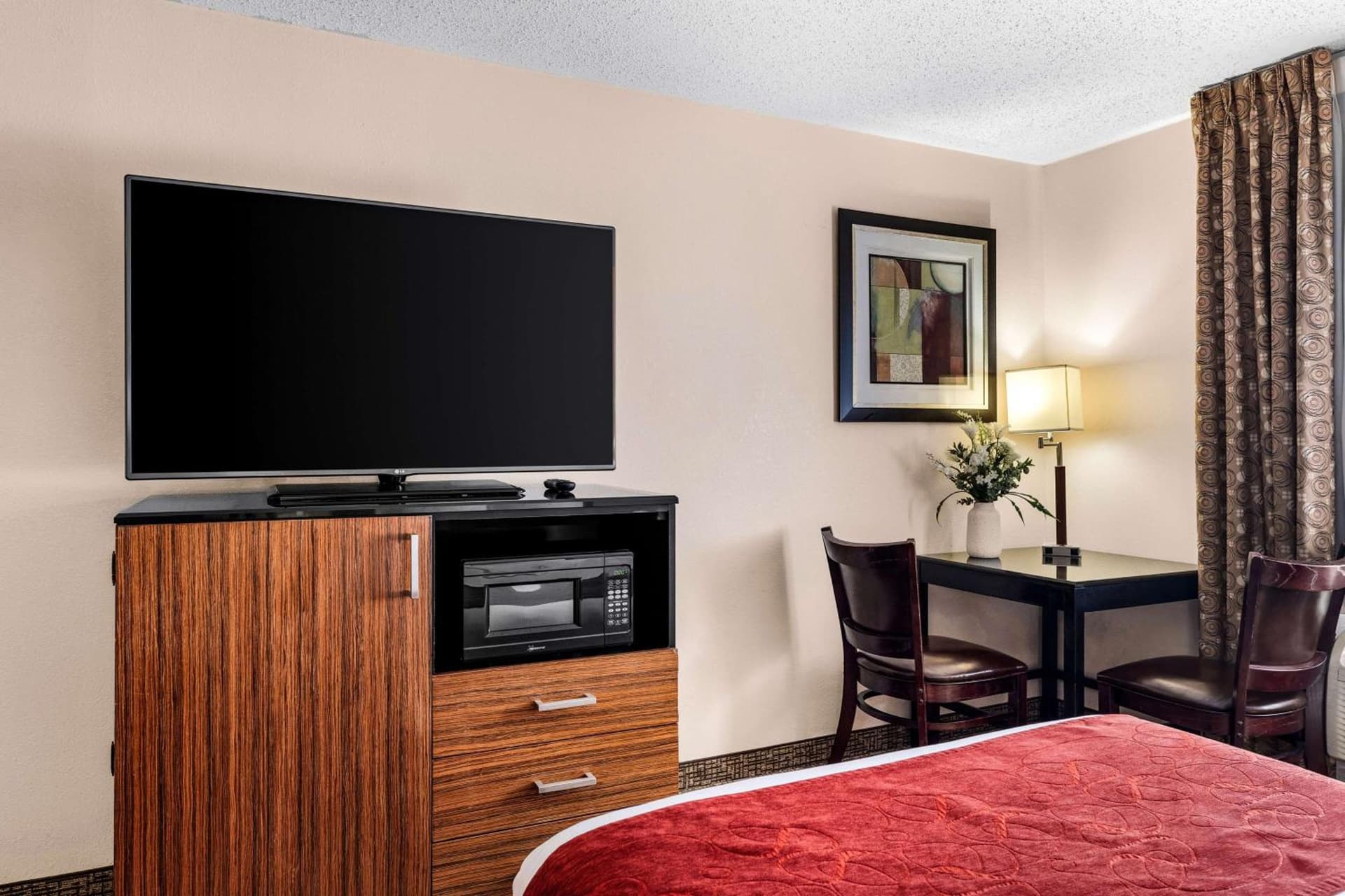 SureStay Plus by Best Western Reading North gallery photo in Reading, PA — image 7