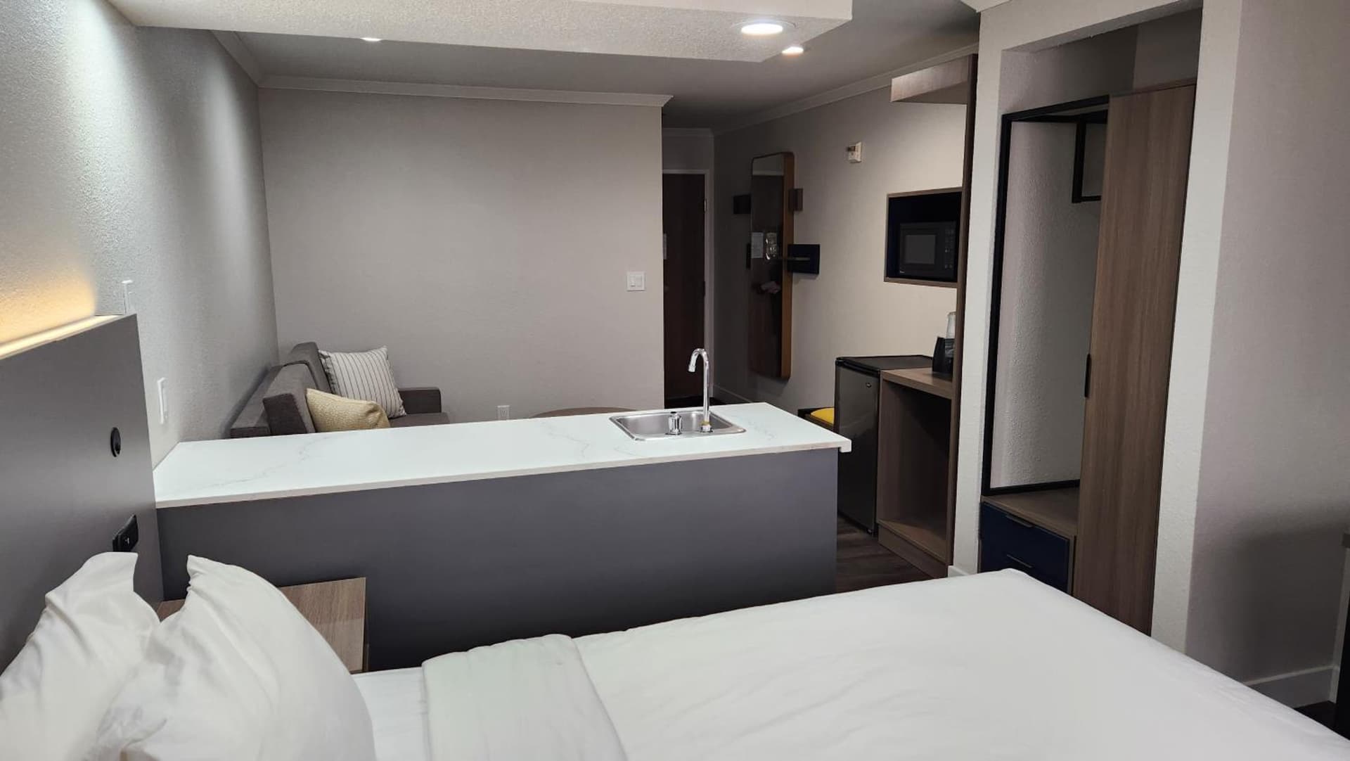 Econo Lodge Inn & Suites Santa Rosa South gallery photo in Santa Rosa, CA — image 15