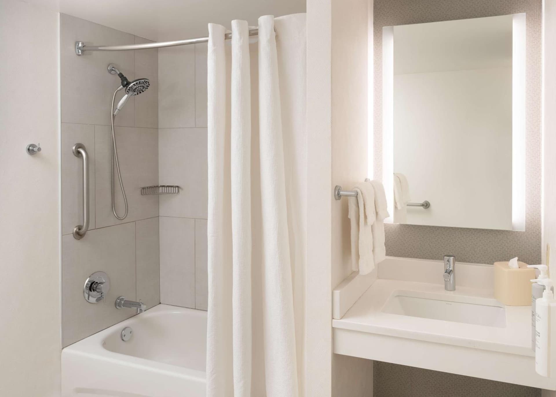Hilton Garden Inn Philadelphia Center City gallery photo in Philadelphia, PA — image 33