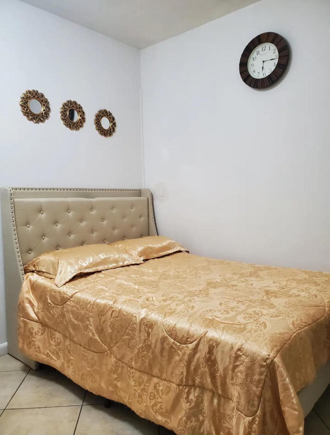 B4 Best Value on Private Bedroom with Private Bathroom in Little Havana, Miami interior in Miami, FL — gallery photo 2