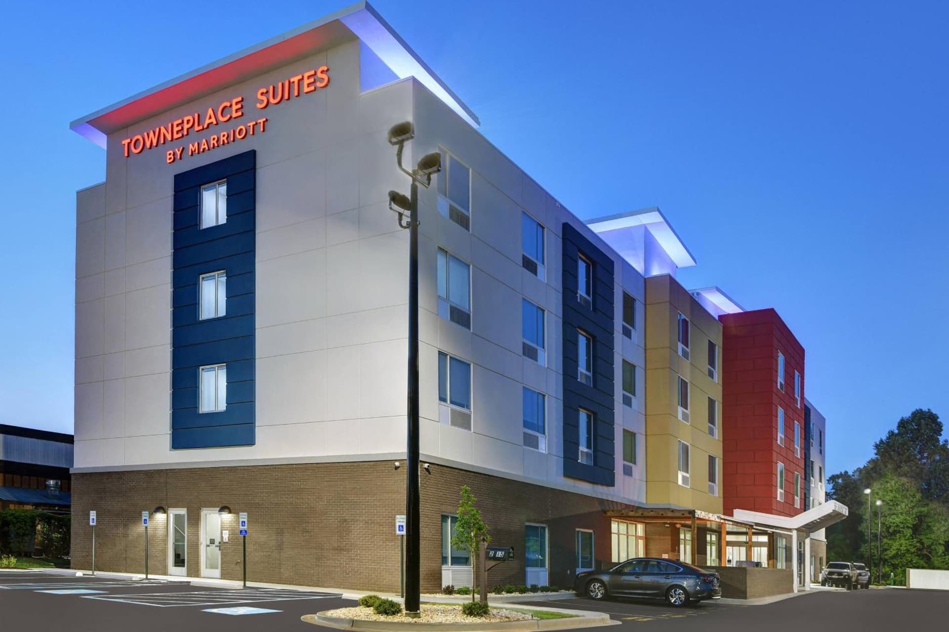 TownePlace Suites by Marriott Sumter interior in Sumter, SC — gallery photo 2