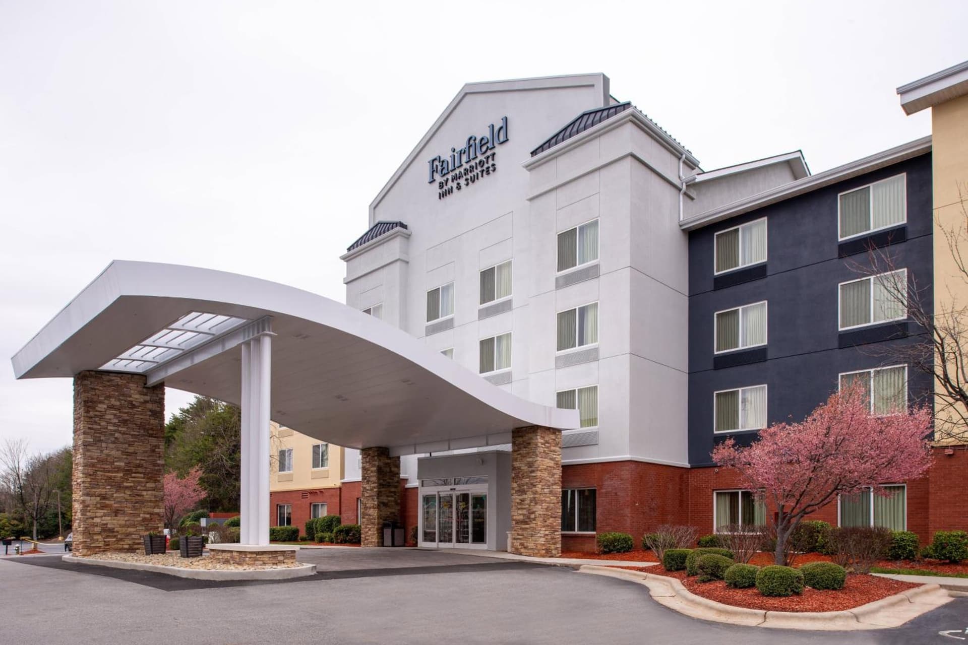 Fairfield Inn & Suites Greensboro Wendover gallery photo in Greensboro, NC — image 26