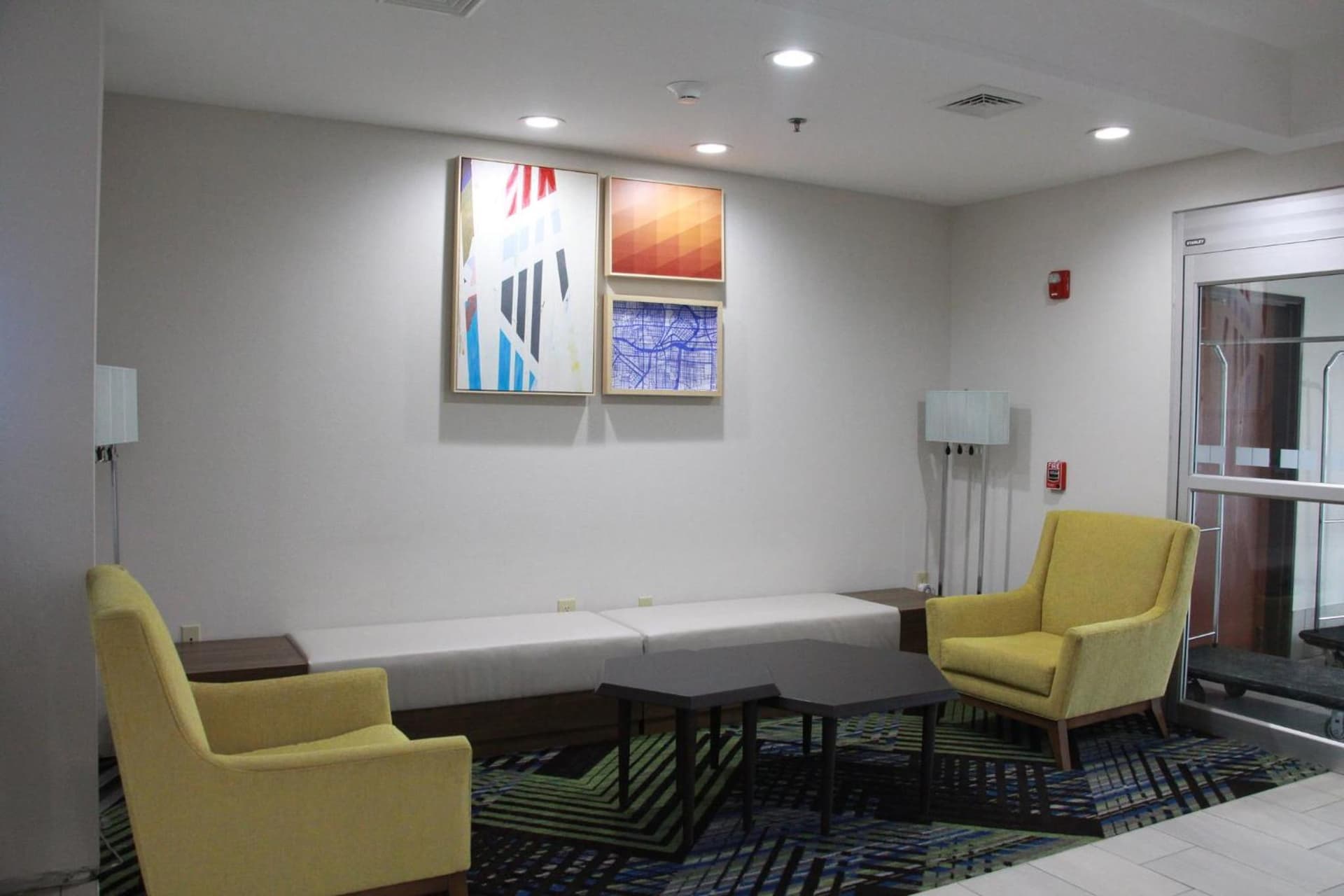 Holiday Inn Express & Suites Wytheville by IHG interior in Wytheville, VA — gallery photo 2