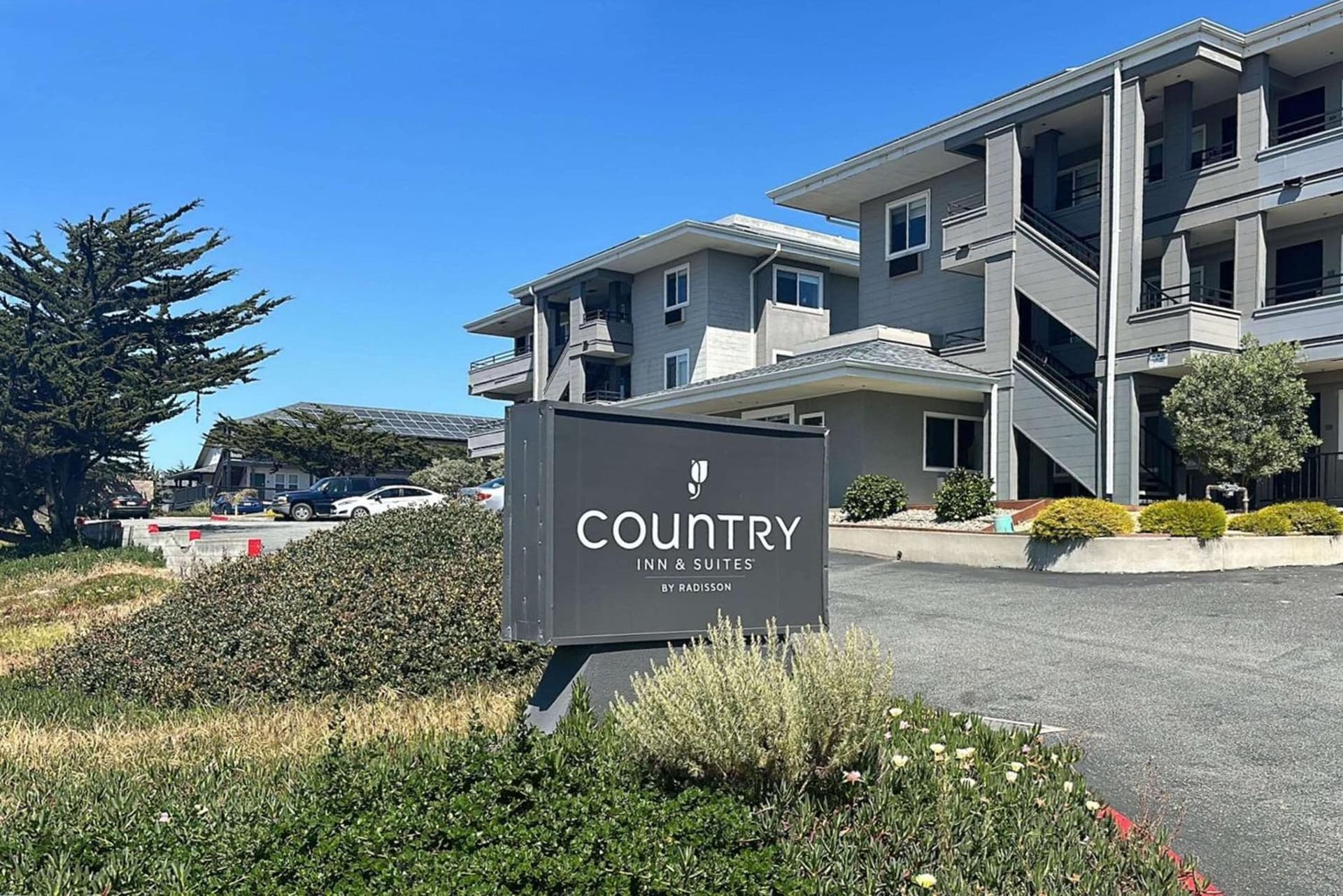 Country Inn & Suites by Radisson, Monterey Beachfront-Marina, CA featured exterior or lobby in Marina, CA — similar hotel