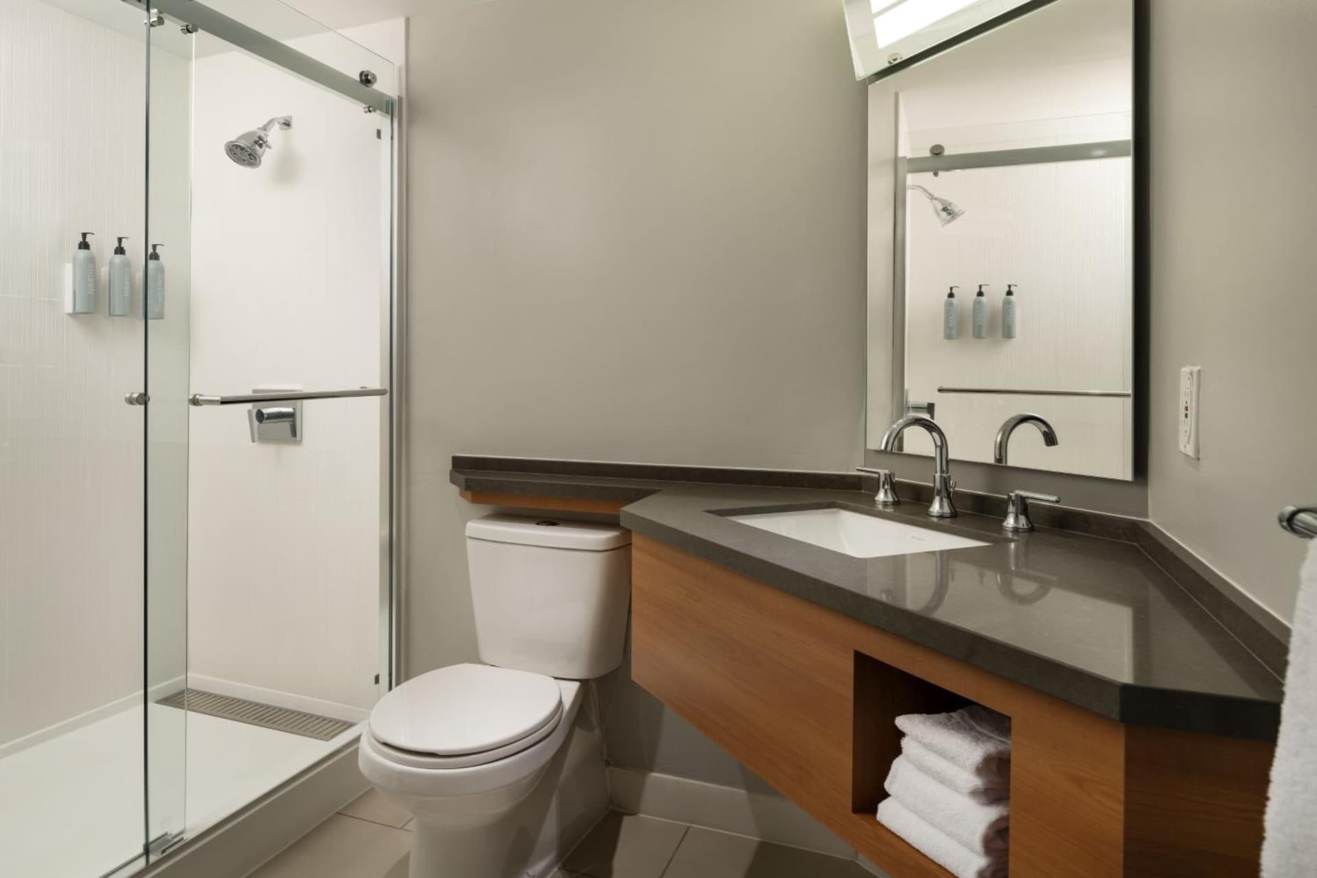Courtyard by Marriott Long Beach Downtown gallery photo in Long Beach, CA — image 28