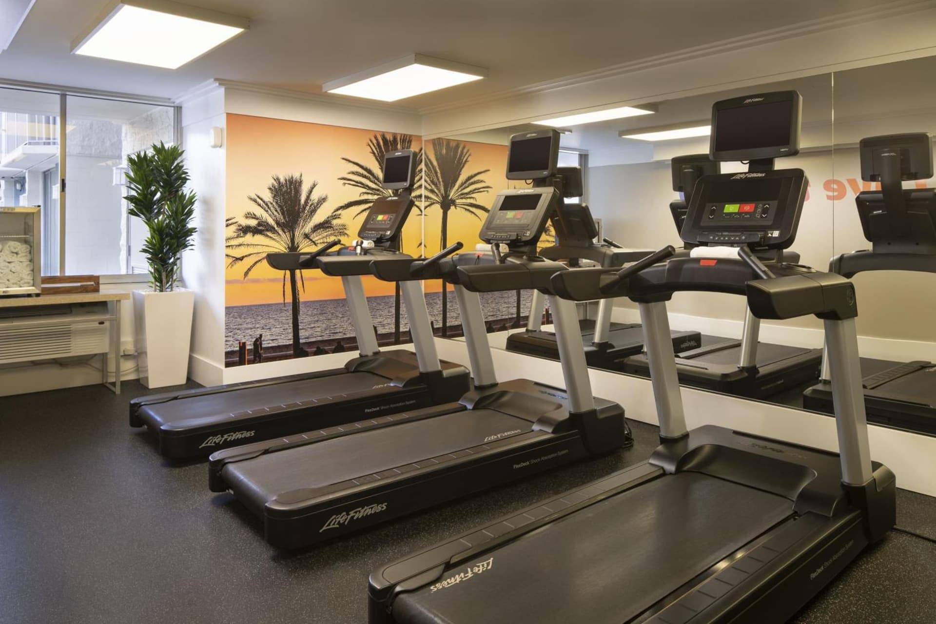 Courtyard by Marriott Long Beach Downtown gallery photo in Long Beach, CA — image 38