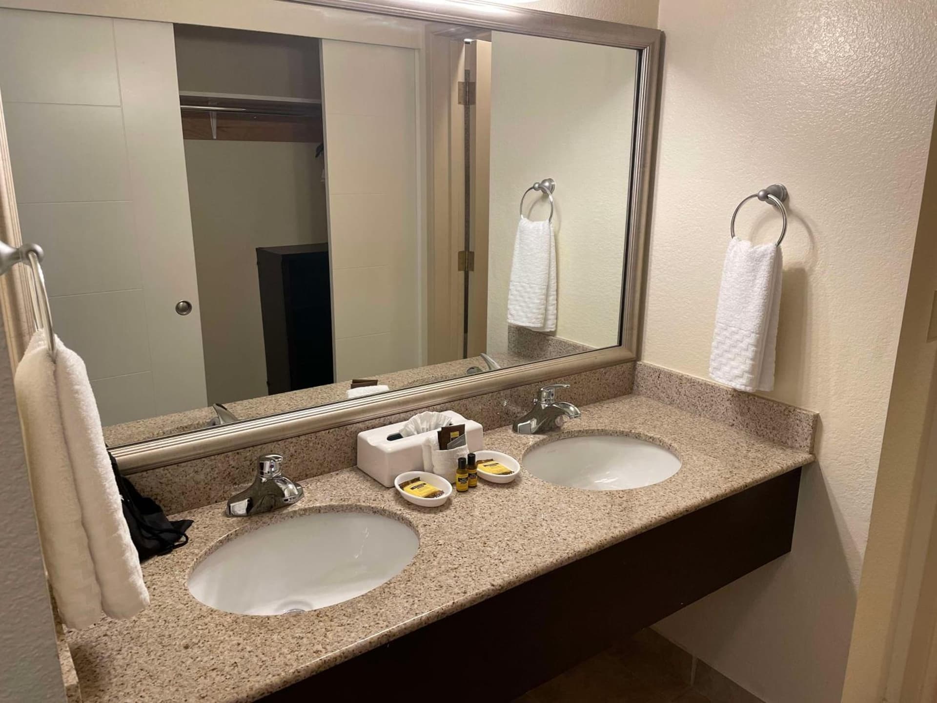 Best Western Plus Edmonds Harbor Inn gallery photo in Edmonds, WA — image 60