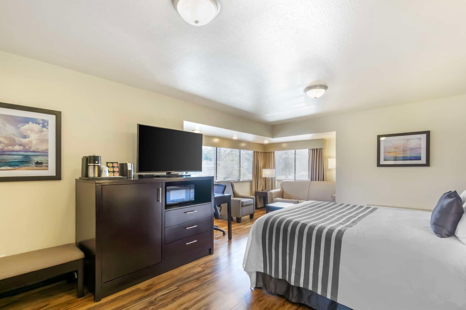 Best Western Plus Edmonds Harbor Inn gallery photo in Edmonds, WA — image 82
