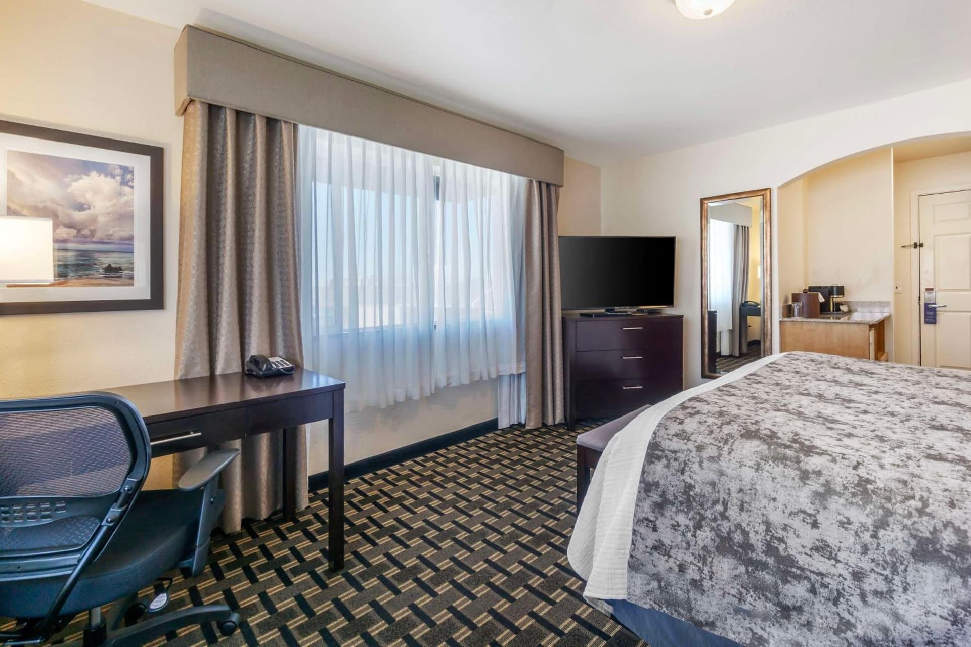 Best Western Plus Edmonds Harbor Inn gallery photo in Edmonds, WA — image 68