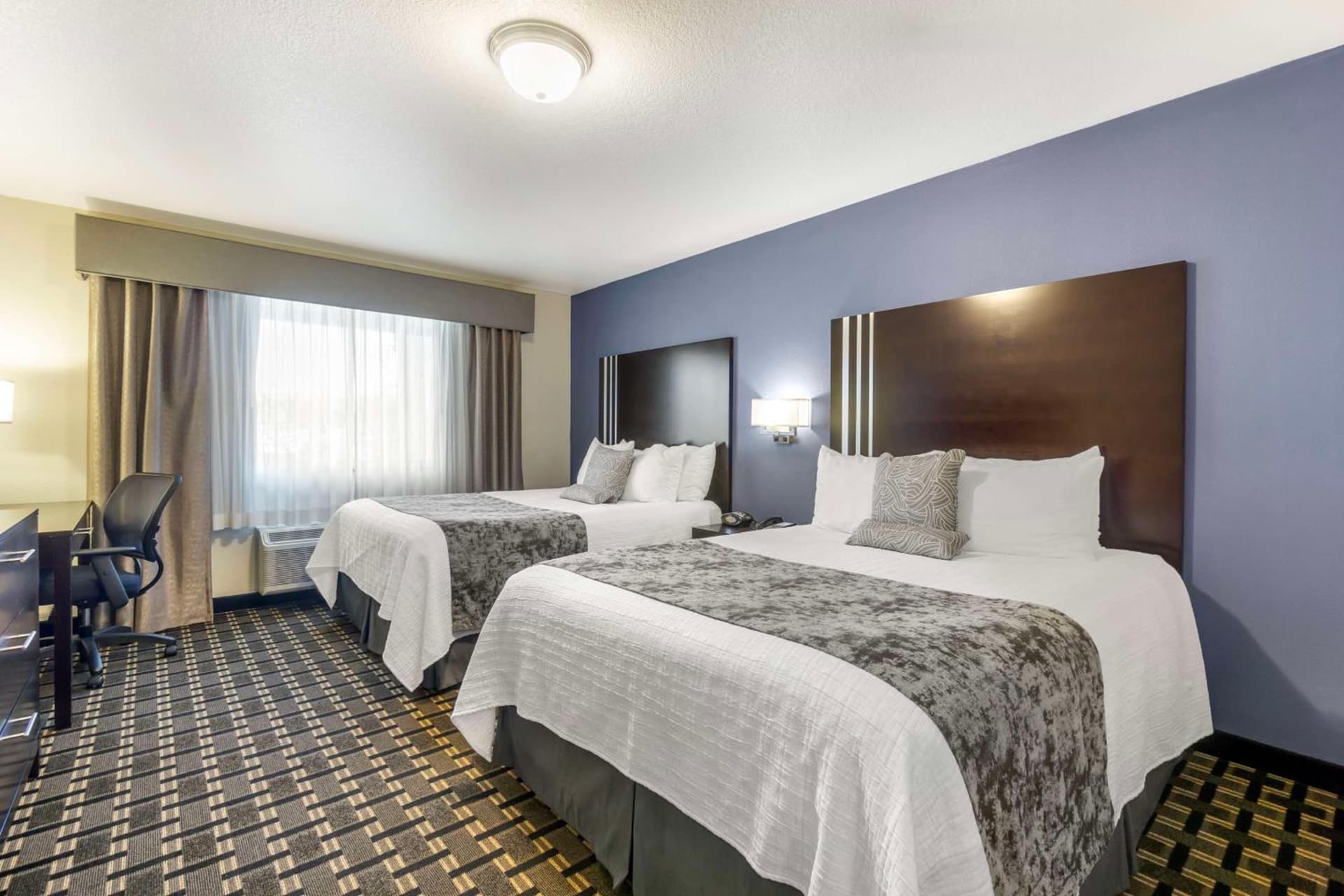 Best Western Plus Edmonds Harbor Inn gallery photo in Edmonds, WA — image 76
