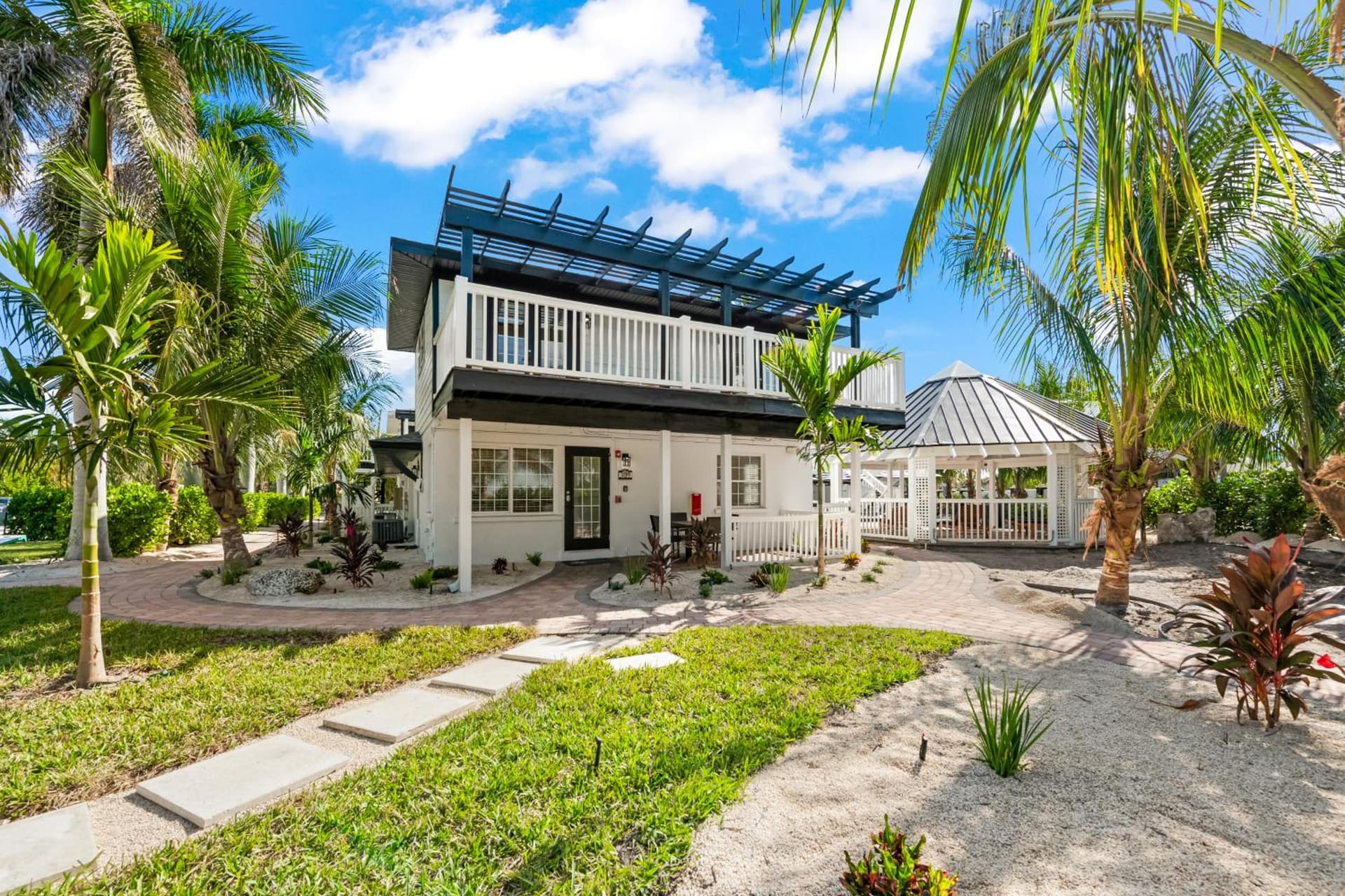 Tropic Isle At Anna Maria Island Inn featured exterior or lobby in Bradenton Beach, FL — similar hotel