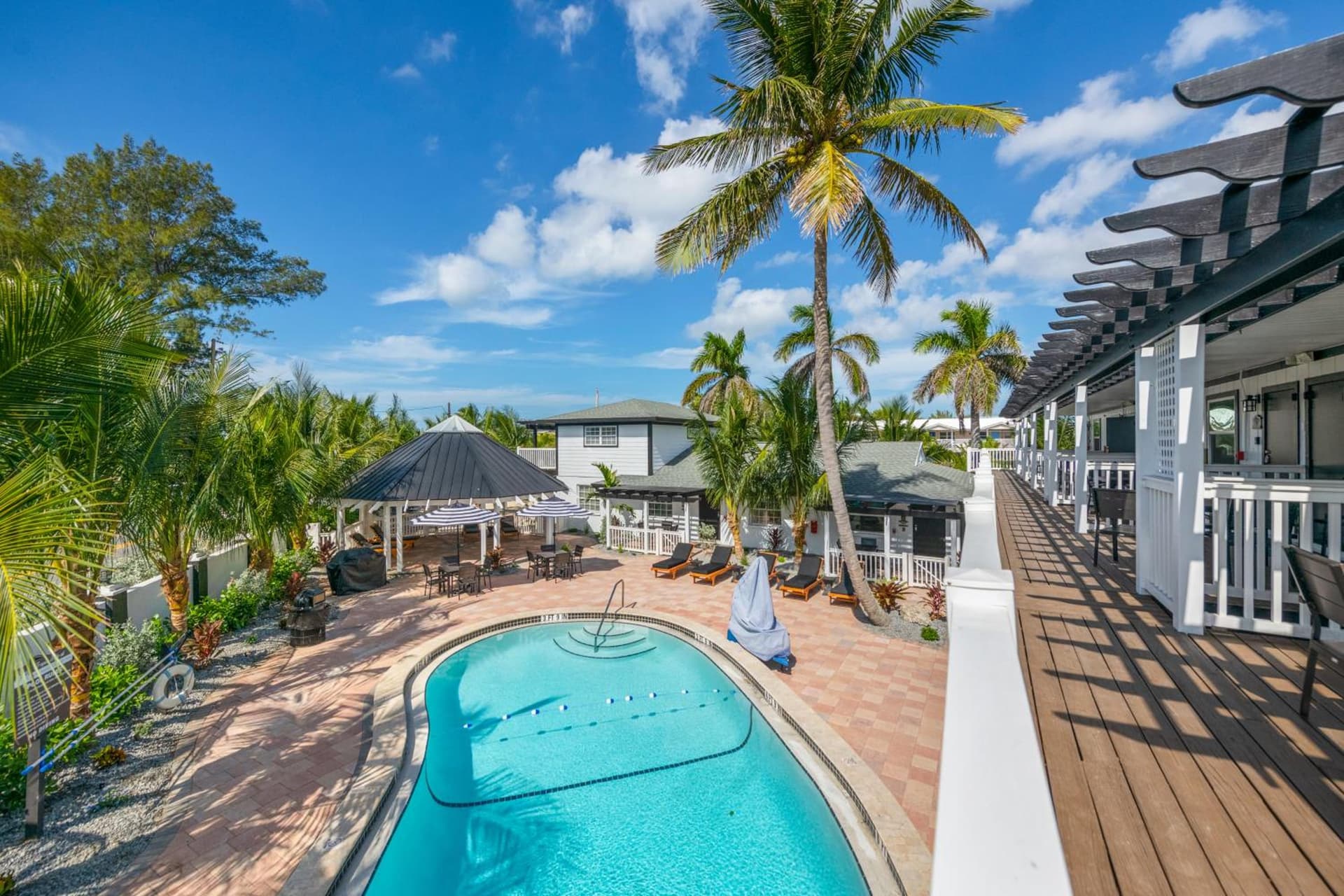 Tropic Isle At Anna Maria Island Inn interior in Bradenton Beach, FL — gallery photo 2