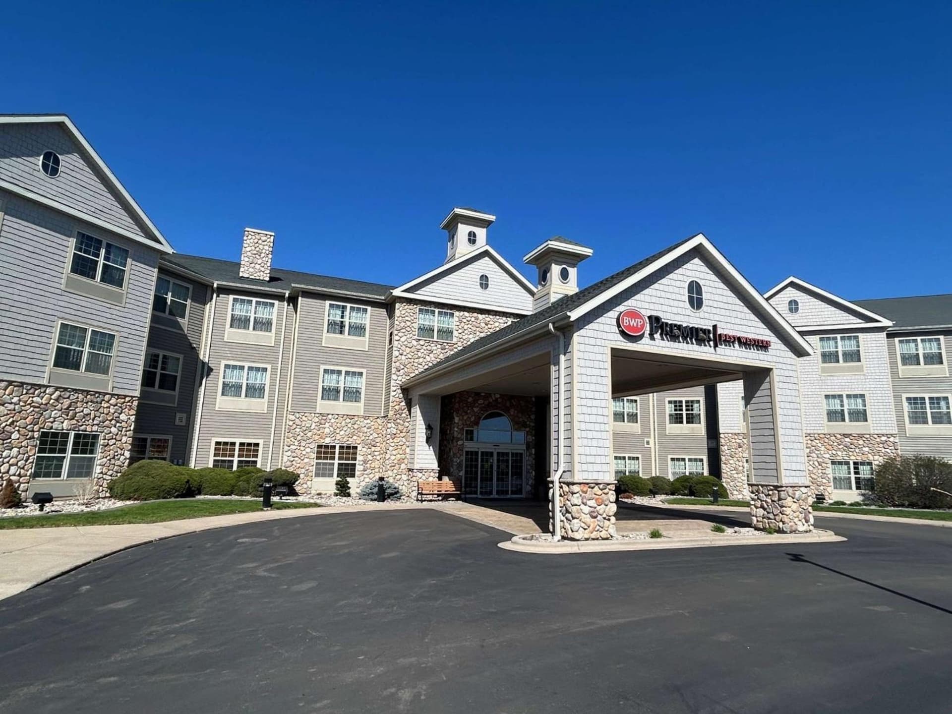 Best Western Premier Bridgewood Hotel Resort gallery photo in Neenah, WI — image 24