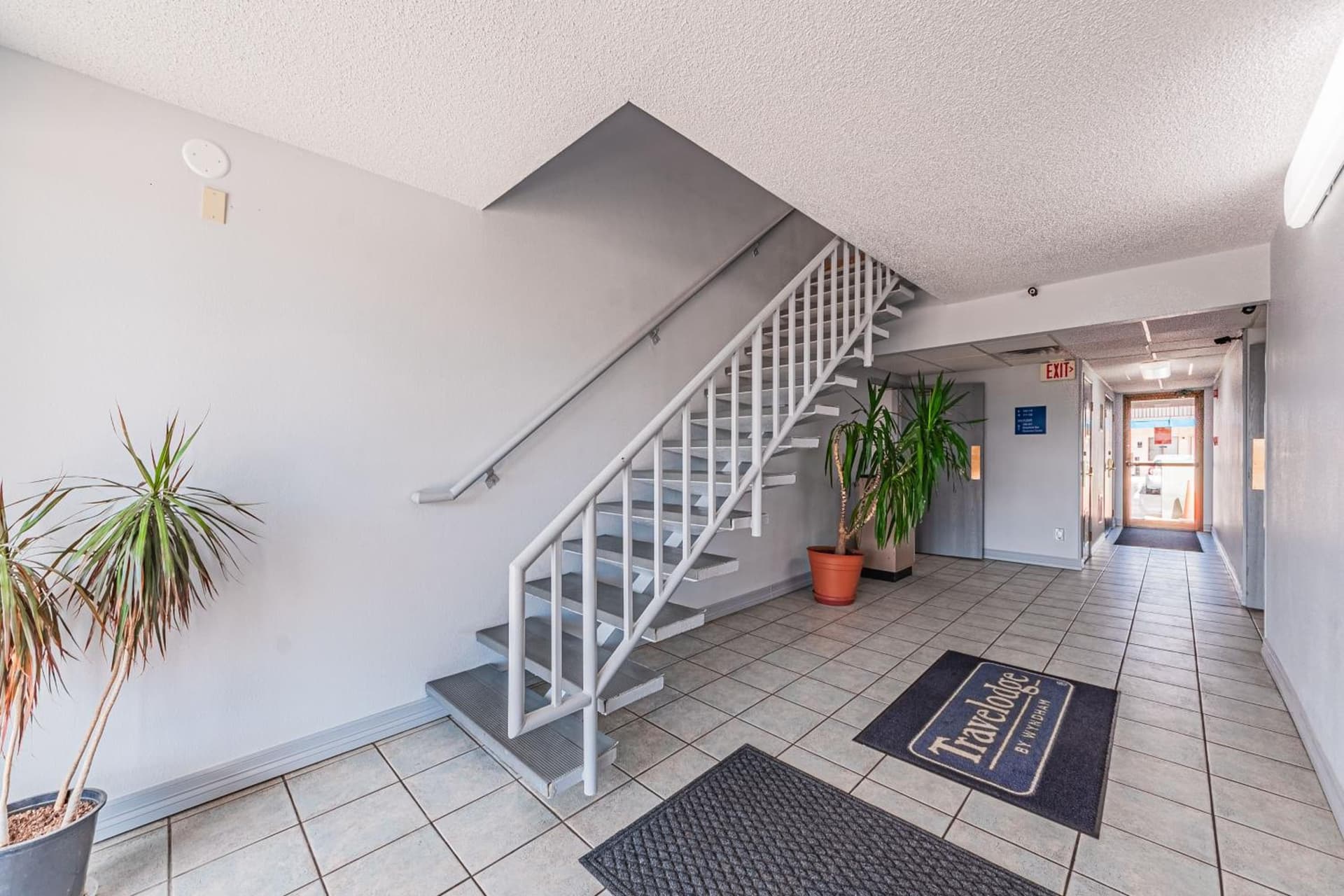 Travelodge by Wyndham Colorado Springs Airport - Peterson SFB gallery photo in Colorado Springs, CO — image 22