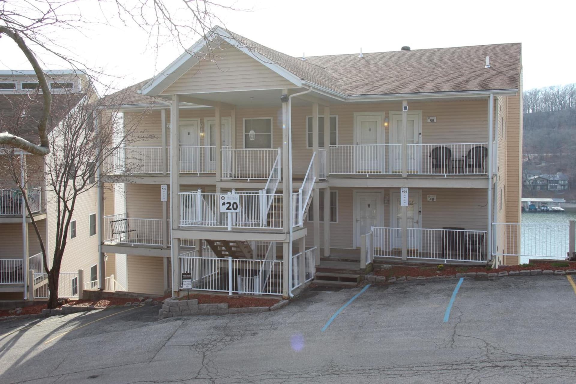 Wheelhouse Condo Lake View! 3BR 3BA featured exterior or lobby in Lake Ozark, MO — similar hotel
