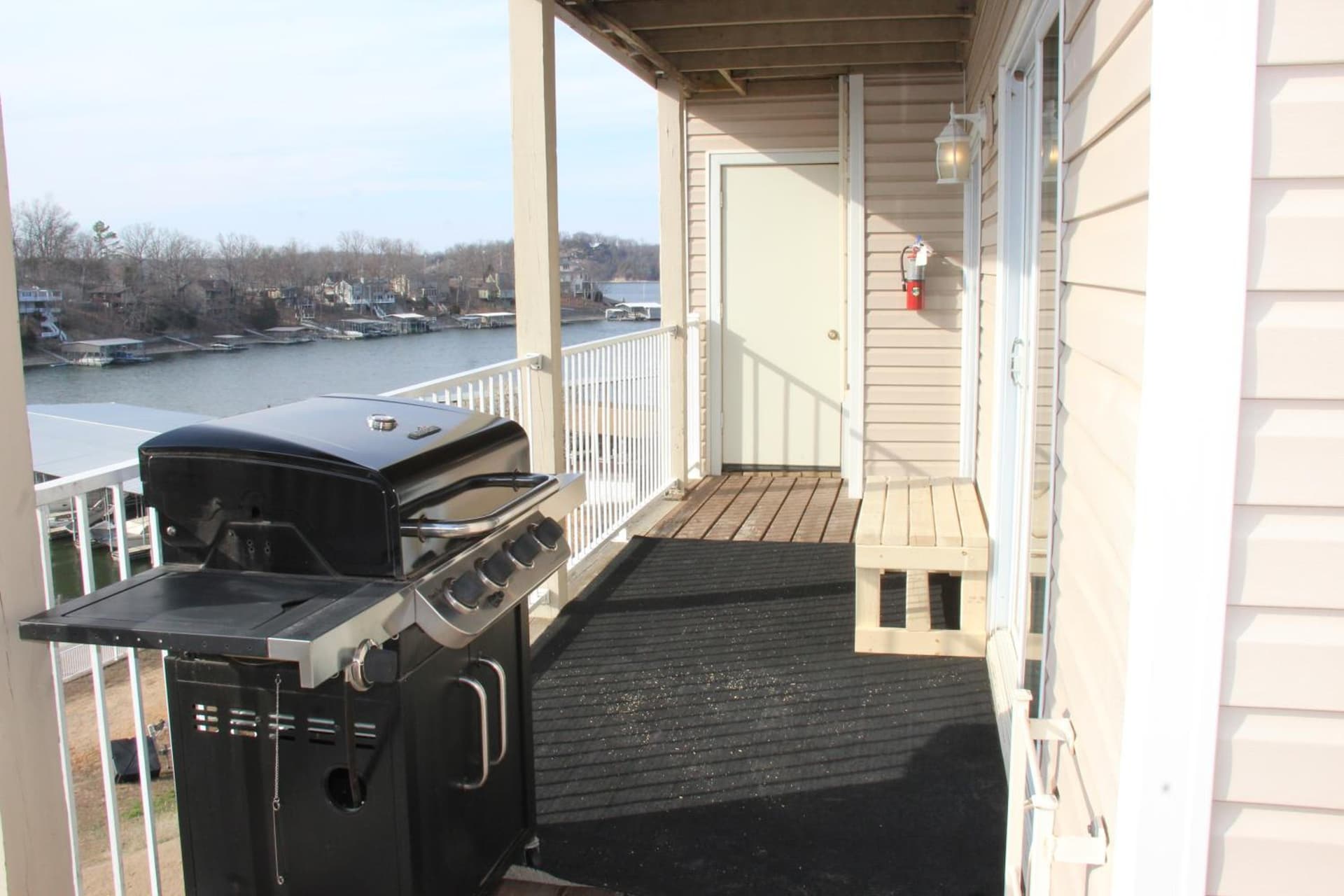 Wheelhouse Condo Lake View! 3BR 3BA property views in Lake Ozark, MO — gallery photo 3