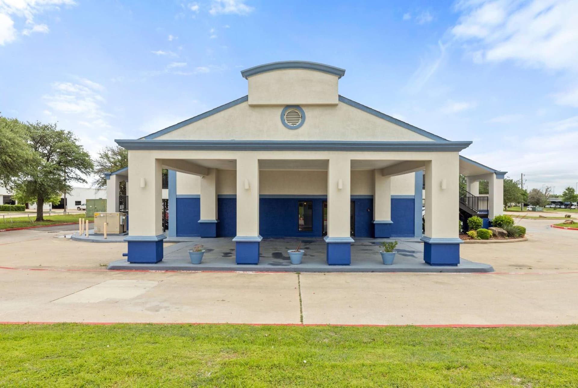 Days Inn by Wyndham McKinney gallery photo in McKinney, TX — image 20
