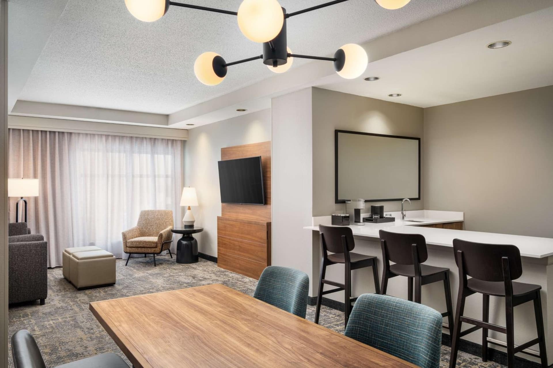Embassy Suites Lincoln gallery photo in Lincoln, NE — image 9