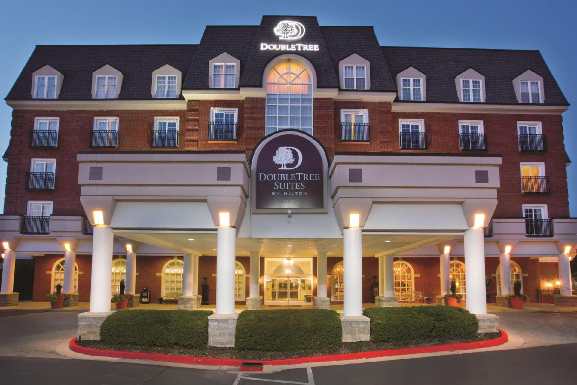 DoubleTree Suites by Hilton Lexington interior in Lexington, KY — gallery photo 2