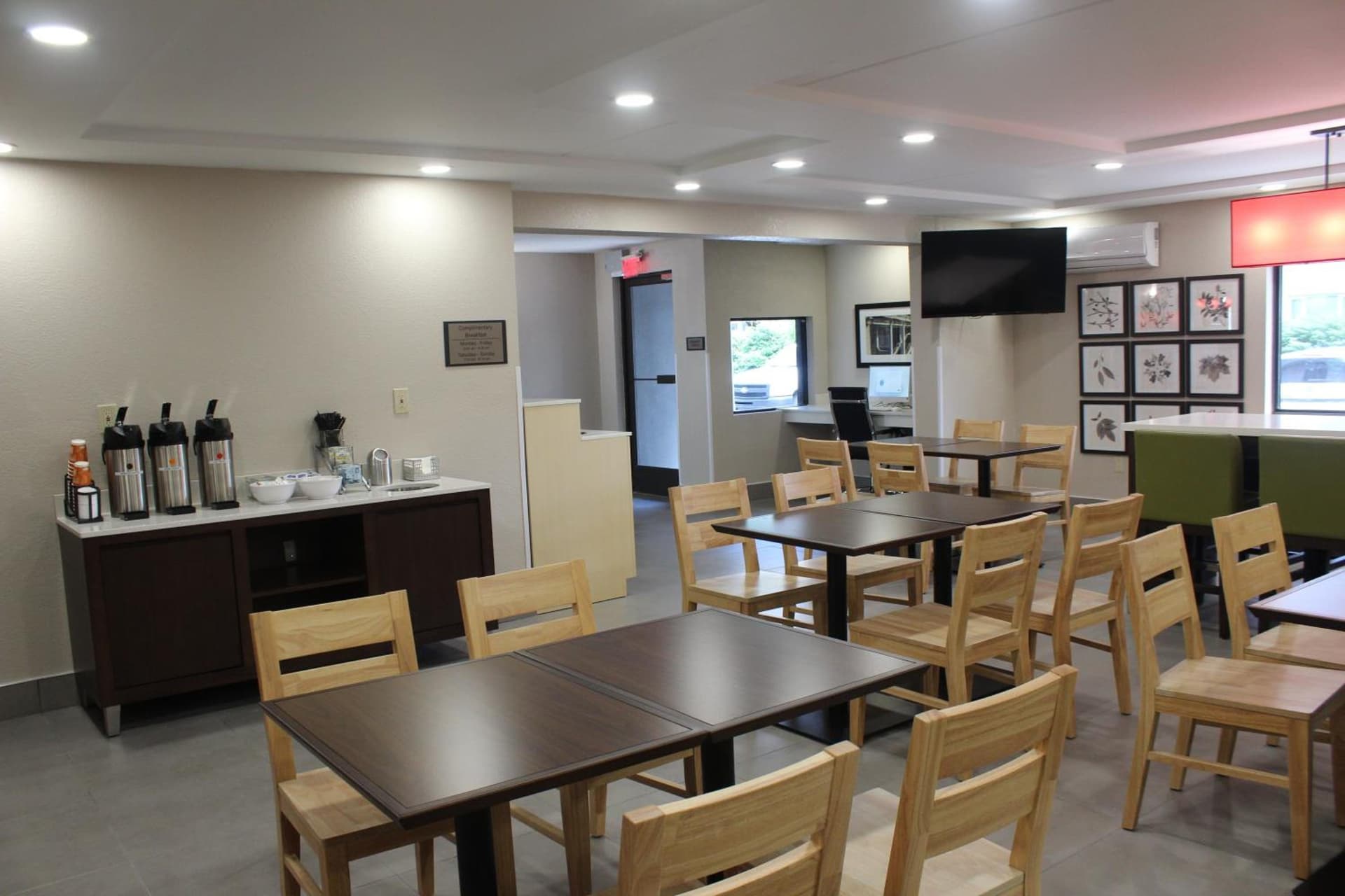 Country Inn & Suites by Radisson, Dunbar - Charleston gallery photo in Dunbar, WV — image 35