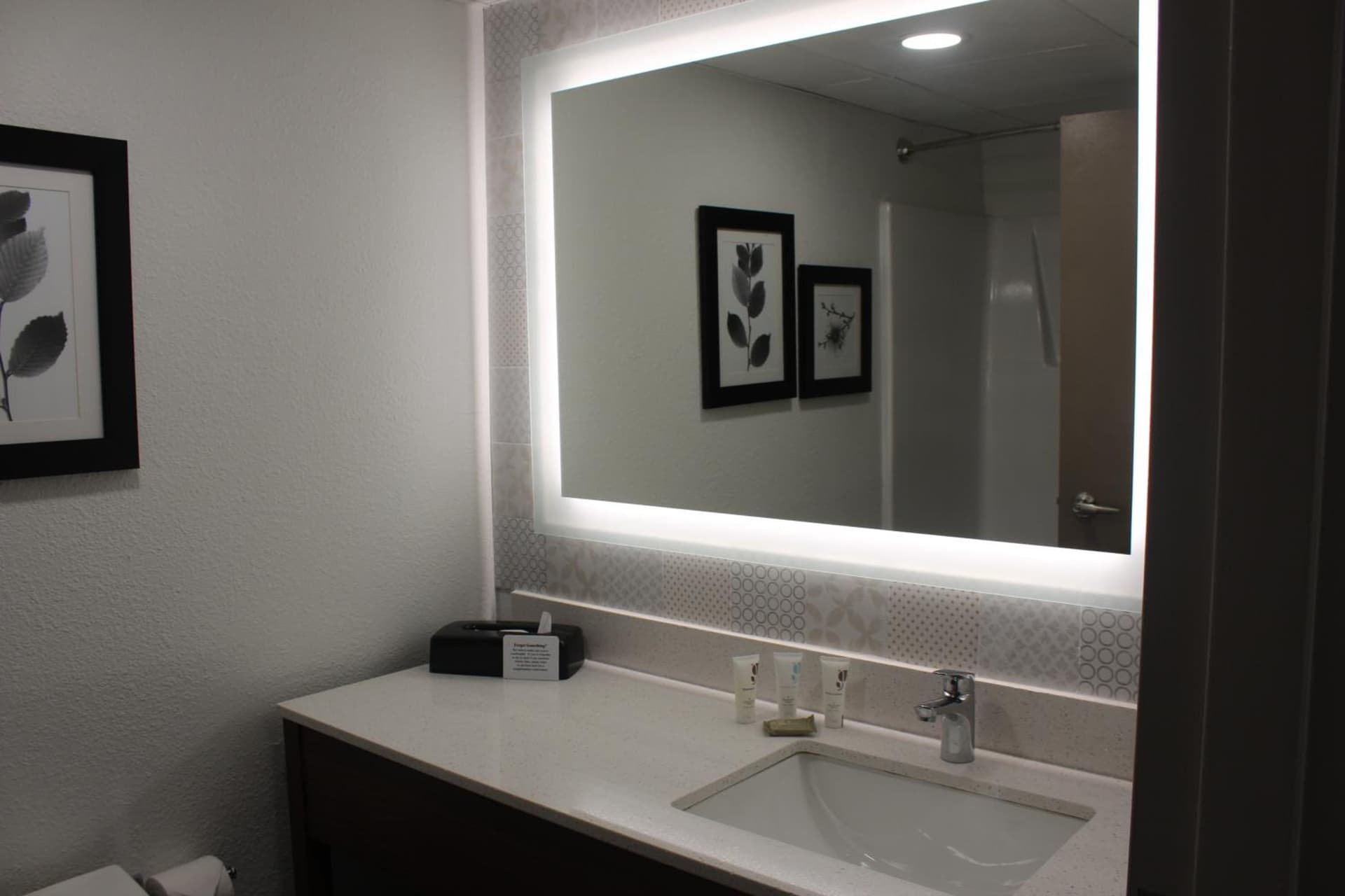 Country Inn & Suites by Radisson, Dunbar - Charleston gallery photo in Dunbar, WV — image 34
