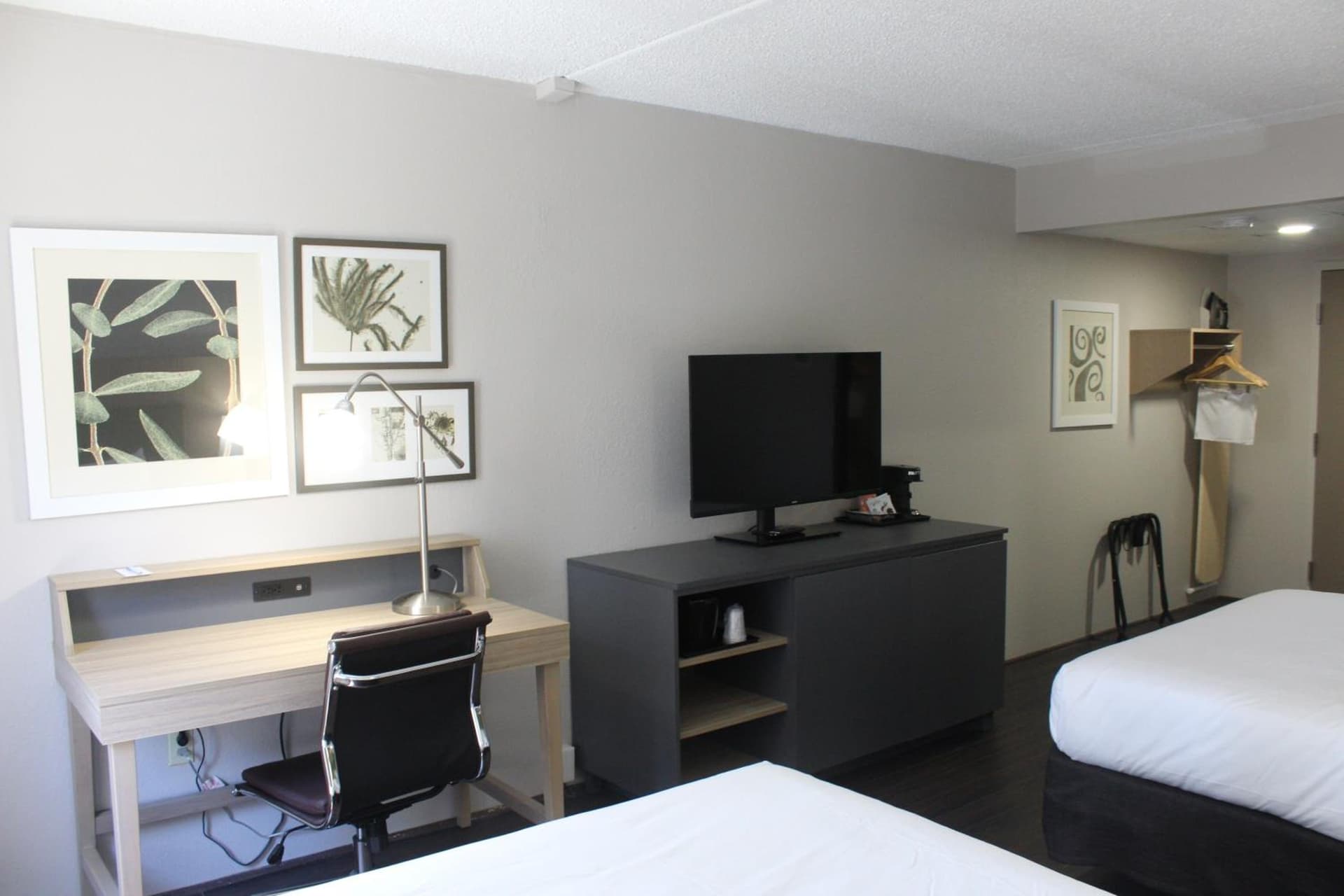 Country Inn & Suites by Radisson, Dunbar - Charleston gallery photo in Dunbar, WV — image 25