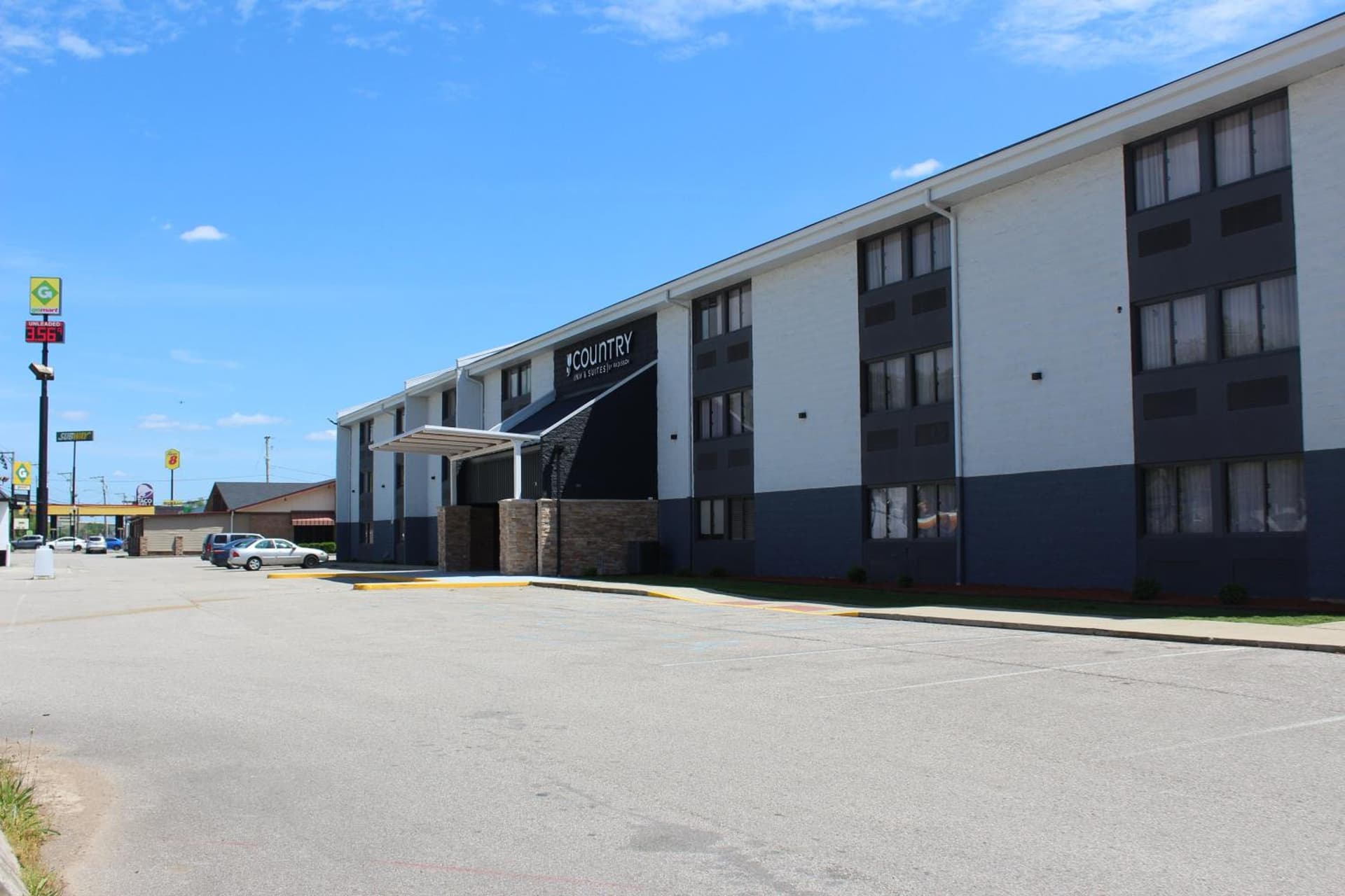 Country Inn & Suites by Radisson, Dunbar - Charleston property views in Dunbar, WV — gallery photo 3