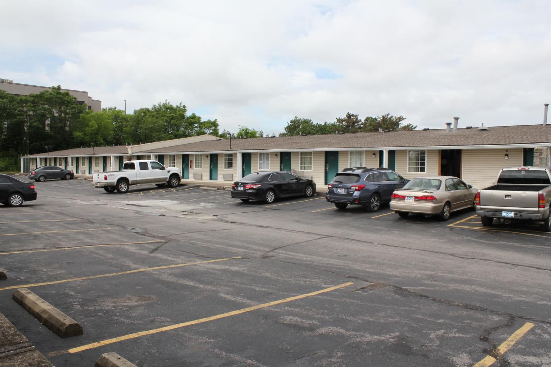 Executive Inn & Suites property views in Nashville, TN — gallery photo 3