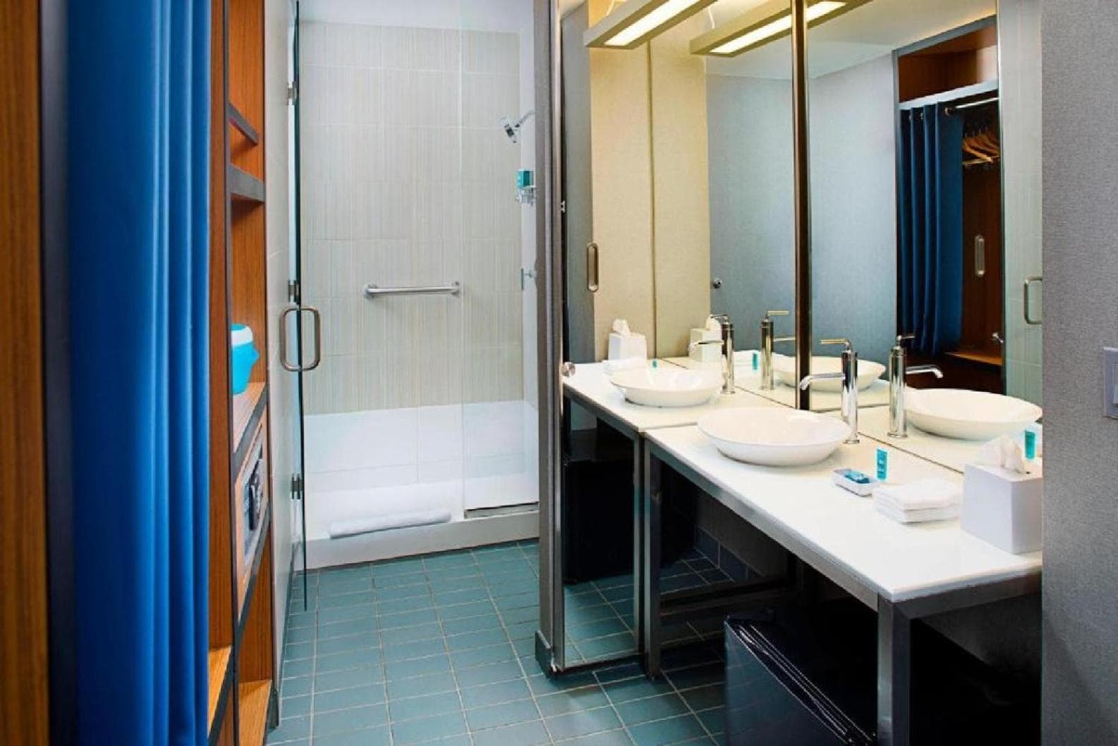 Aloft by Marriott Philadelphia Airport property views in Philadelphia, PA — gallery photo 3