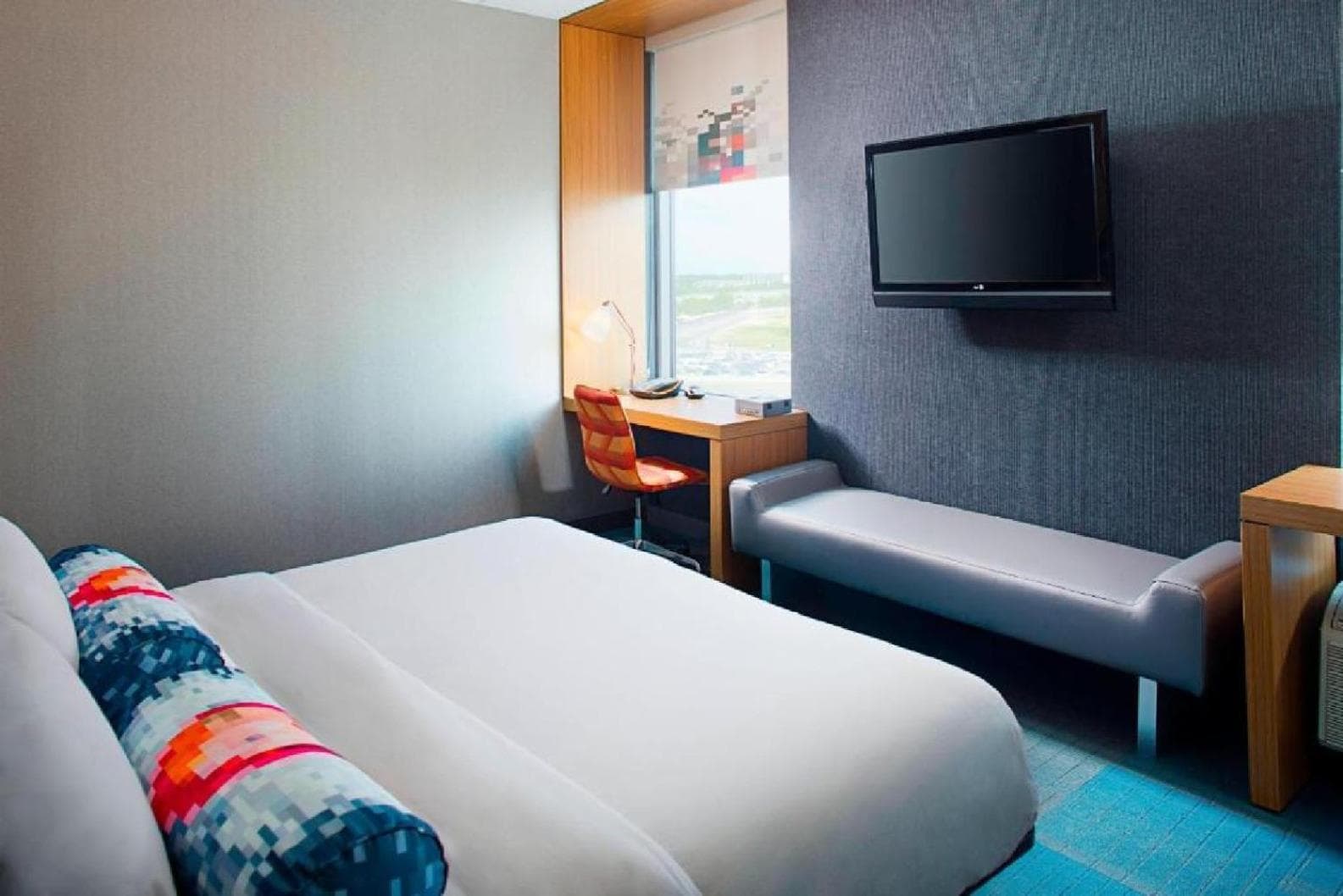 Aloft by Marriott Philadelphia Airport interior in Philadelphia, PA — gallery photo 2