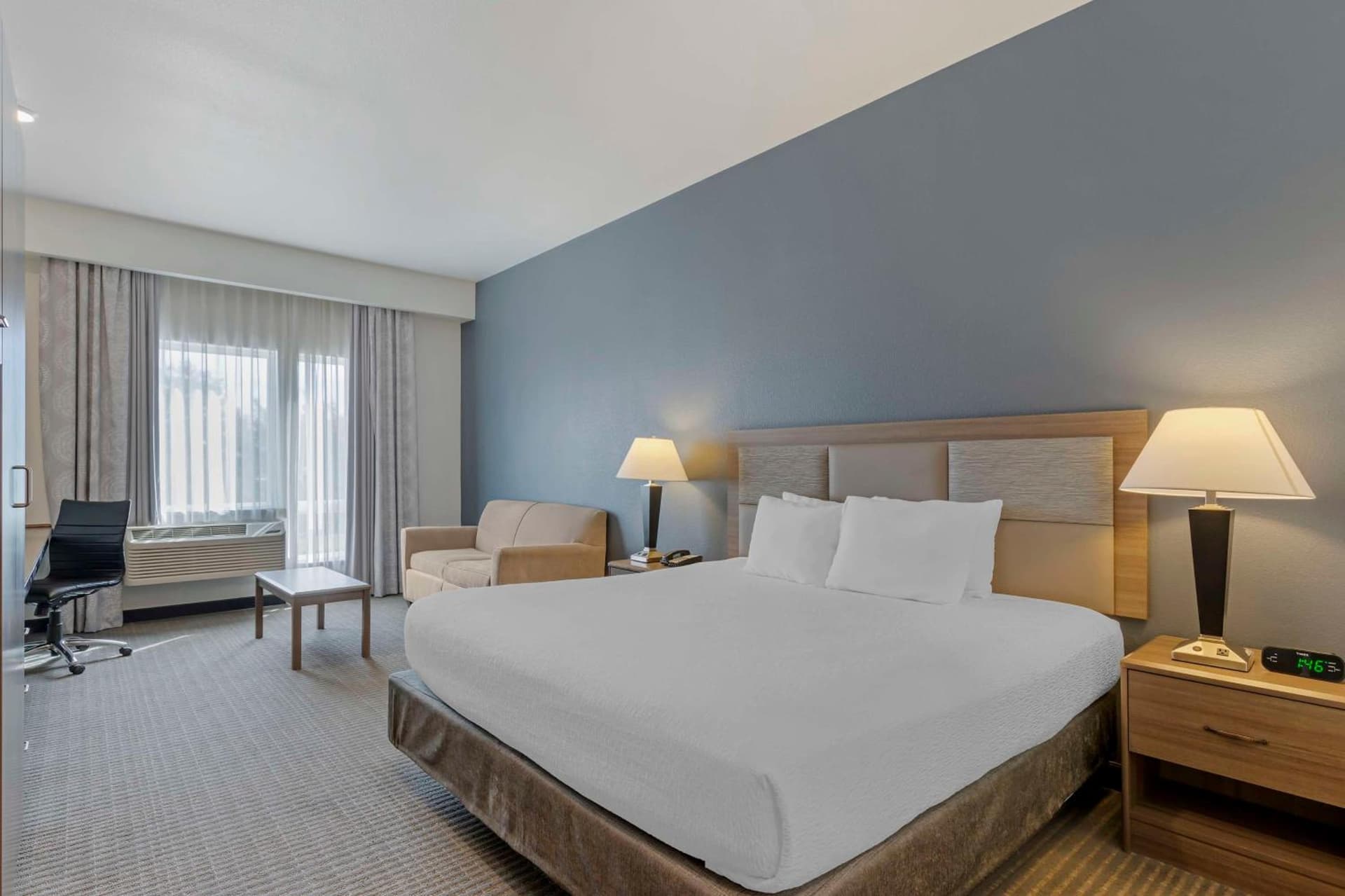 Best Western Plus Peppertree Nampa Civic Center Inn property views in Nampa, ID — gallery photo 3