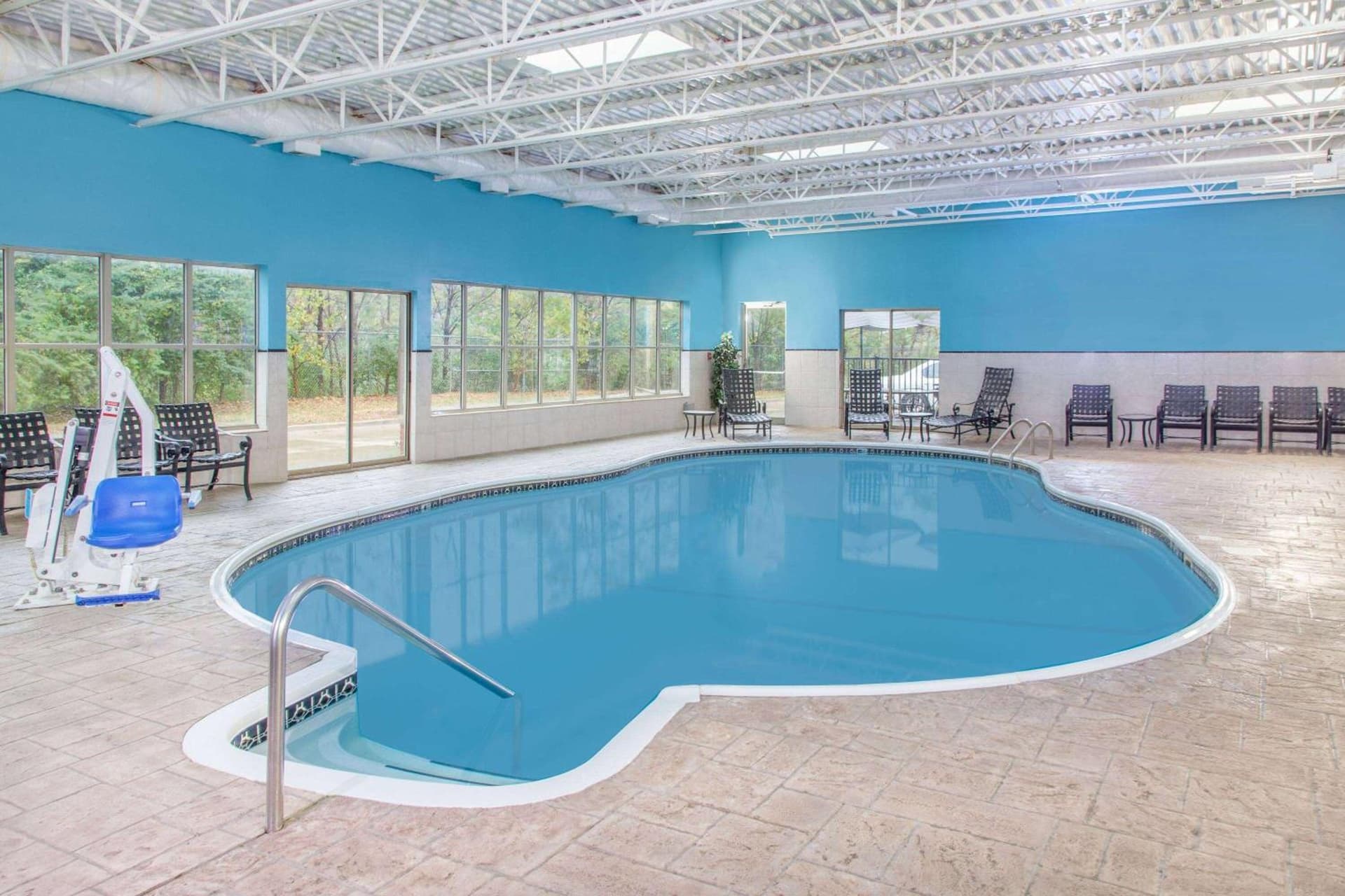Hawthorn Extended Stay by Wyndham Bloomington interior in Bloomington, IL — gallery photo 2