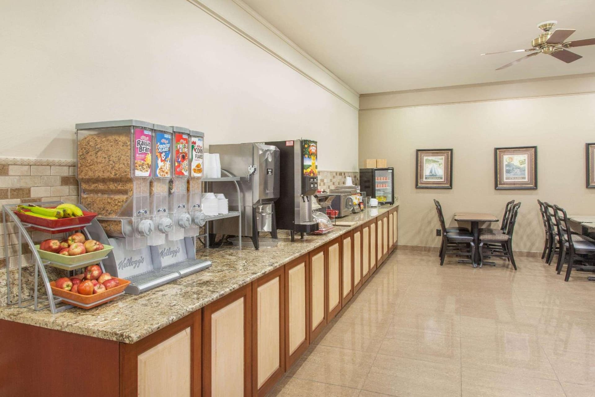 Hawthorn Extended Stay by Wyndham Bloomington property views in Bloomington, IL — gallery photo 3