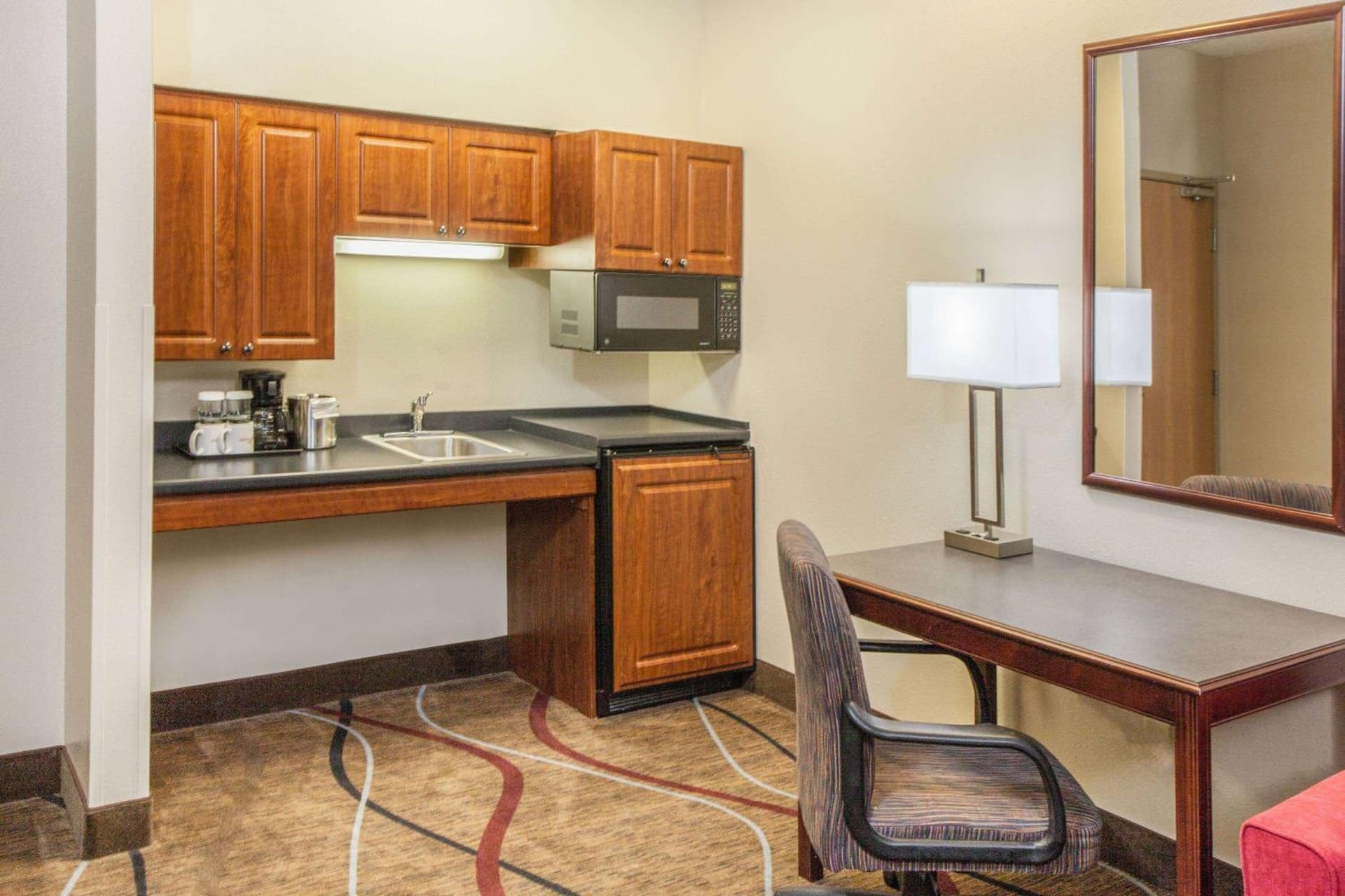 Hawthorn Extended Stay by Wyndham Bloomington gallery photo in Bloomington, IL — image 10