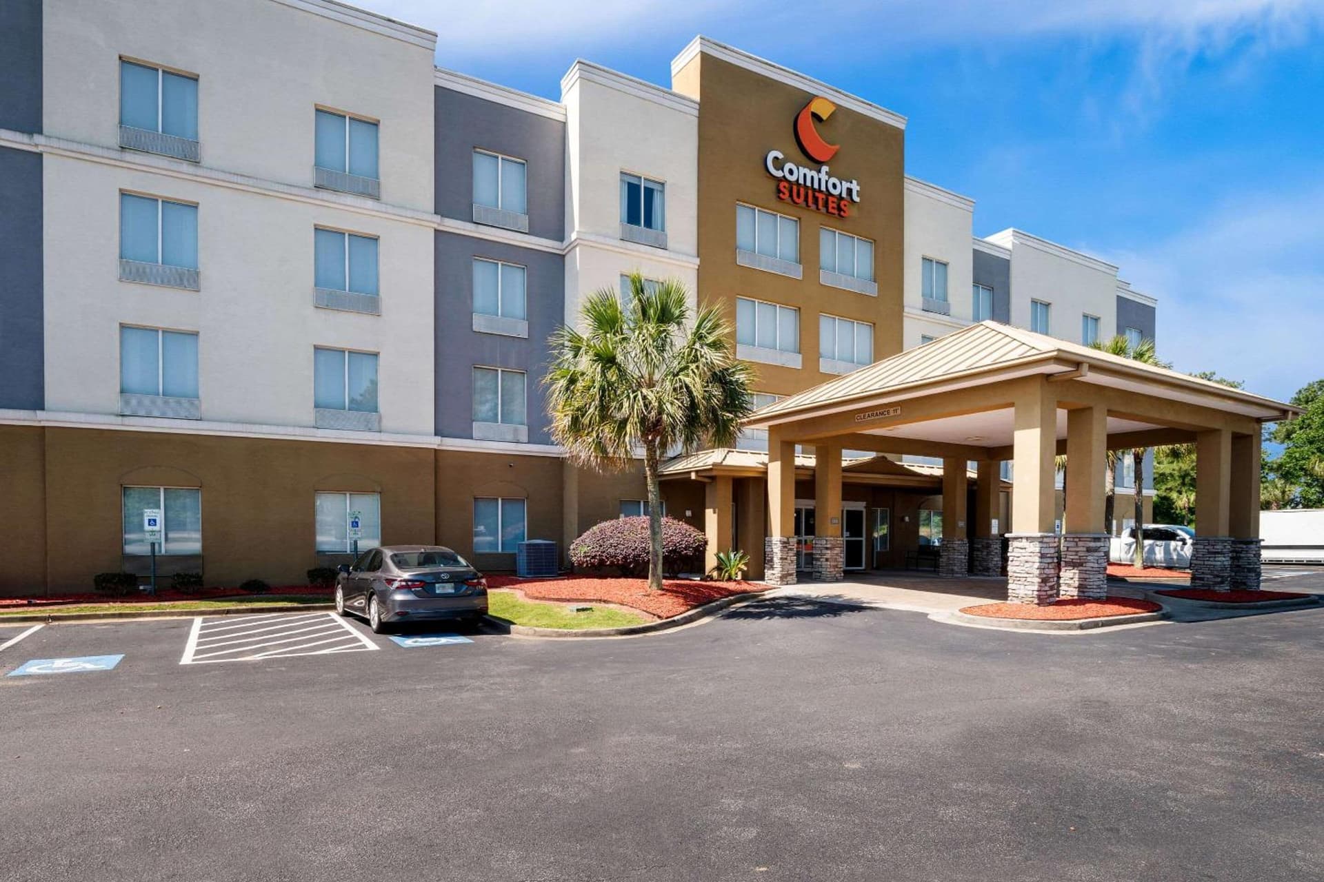 Comfort Suites Columbia at Harbison interior in Columbia, SC — gallery photo 2